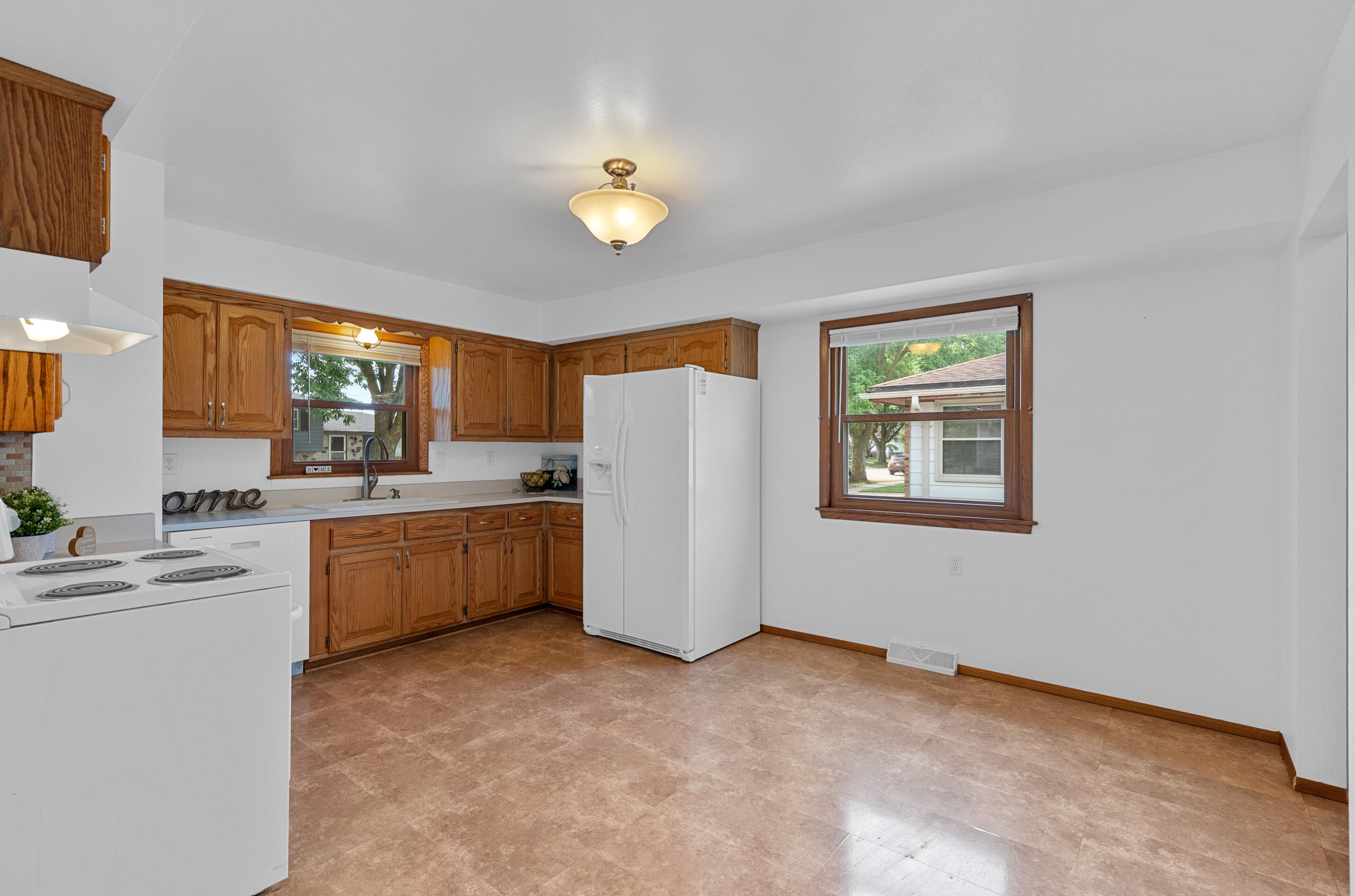 2551 93, Milwaukee WI 53226-1703 exterior