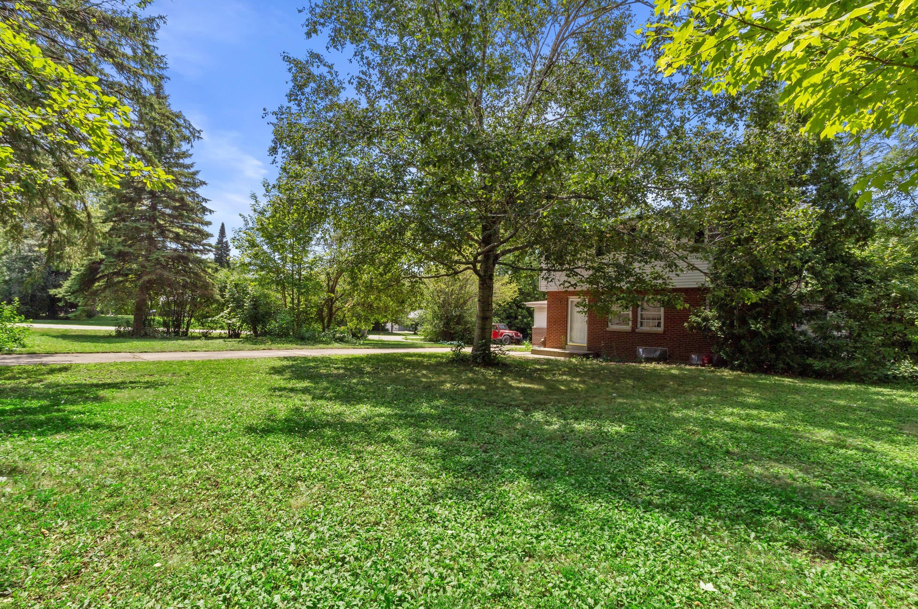 7609 51st Blvd, Milwaukee WI  53223 exterior