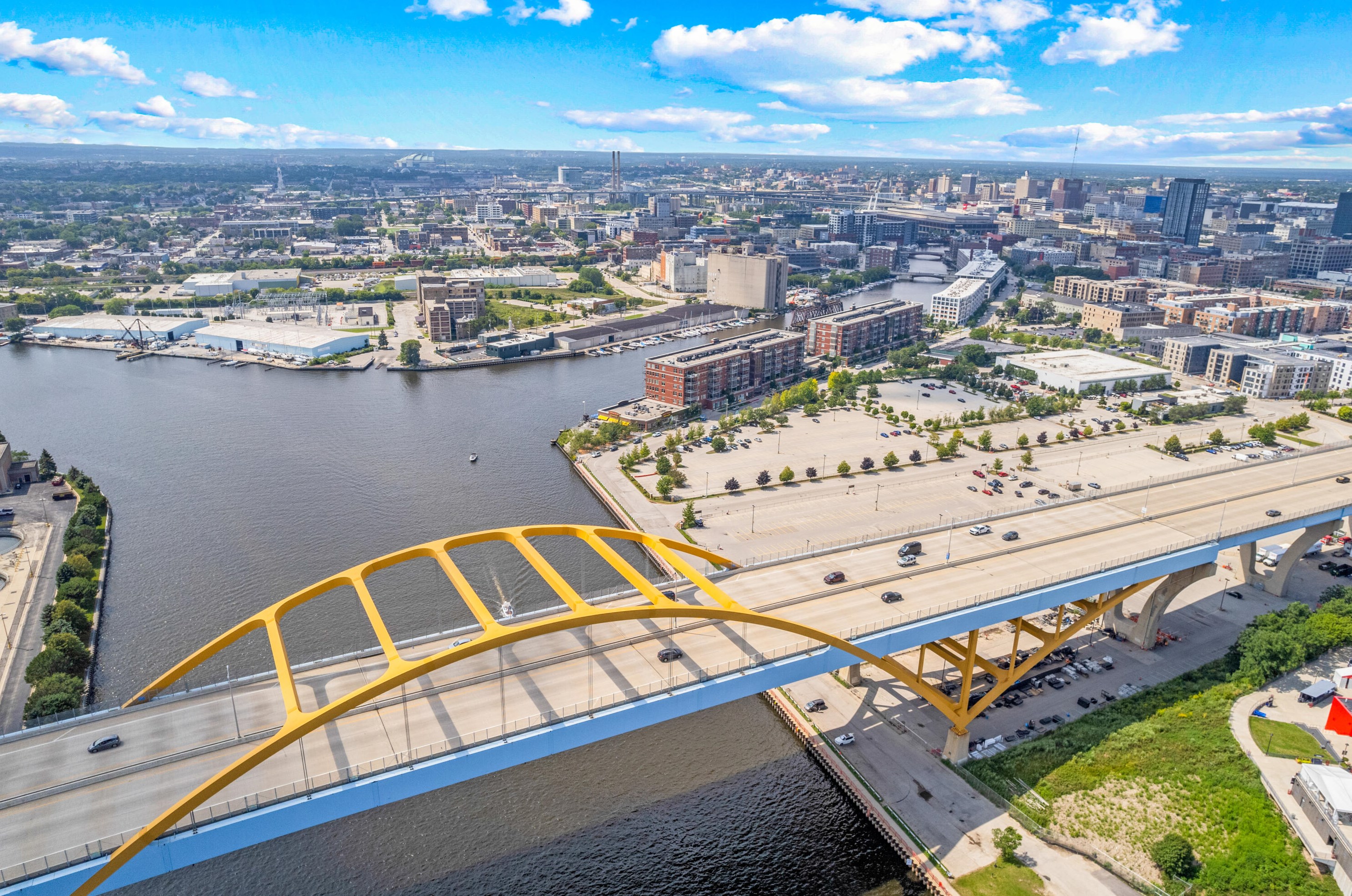 601 Erie St, Milwaukee WI 53202-6200 exterior