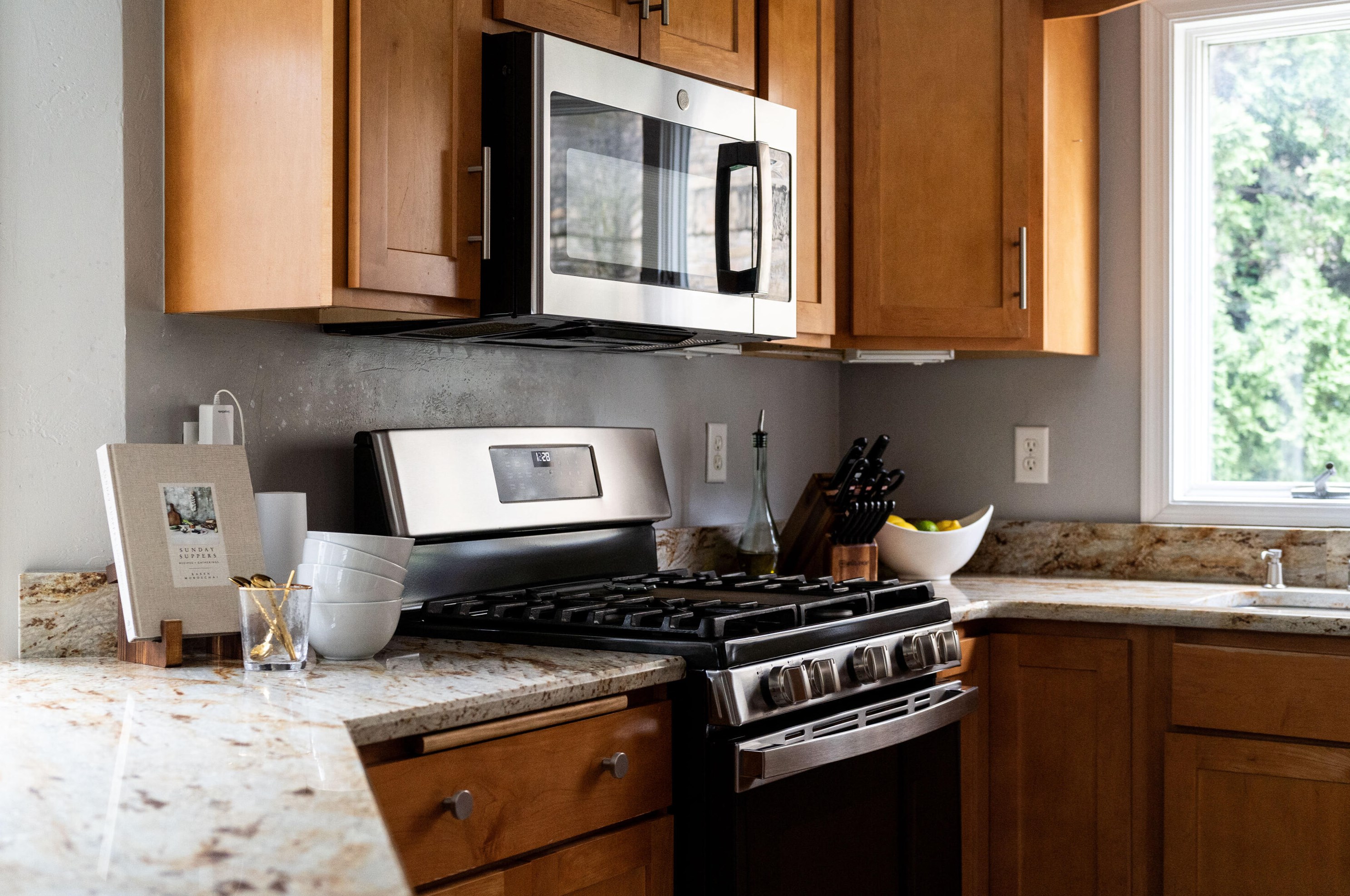 2438 89, Milwaukee WI 53226-1804 exterior