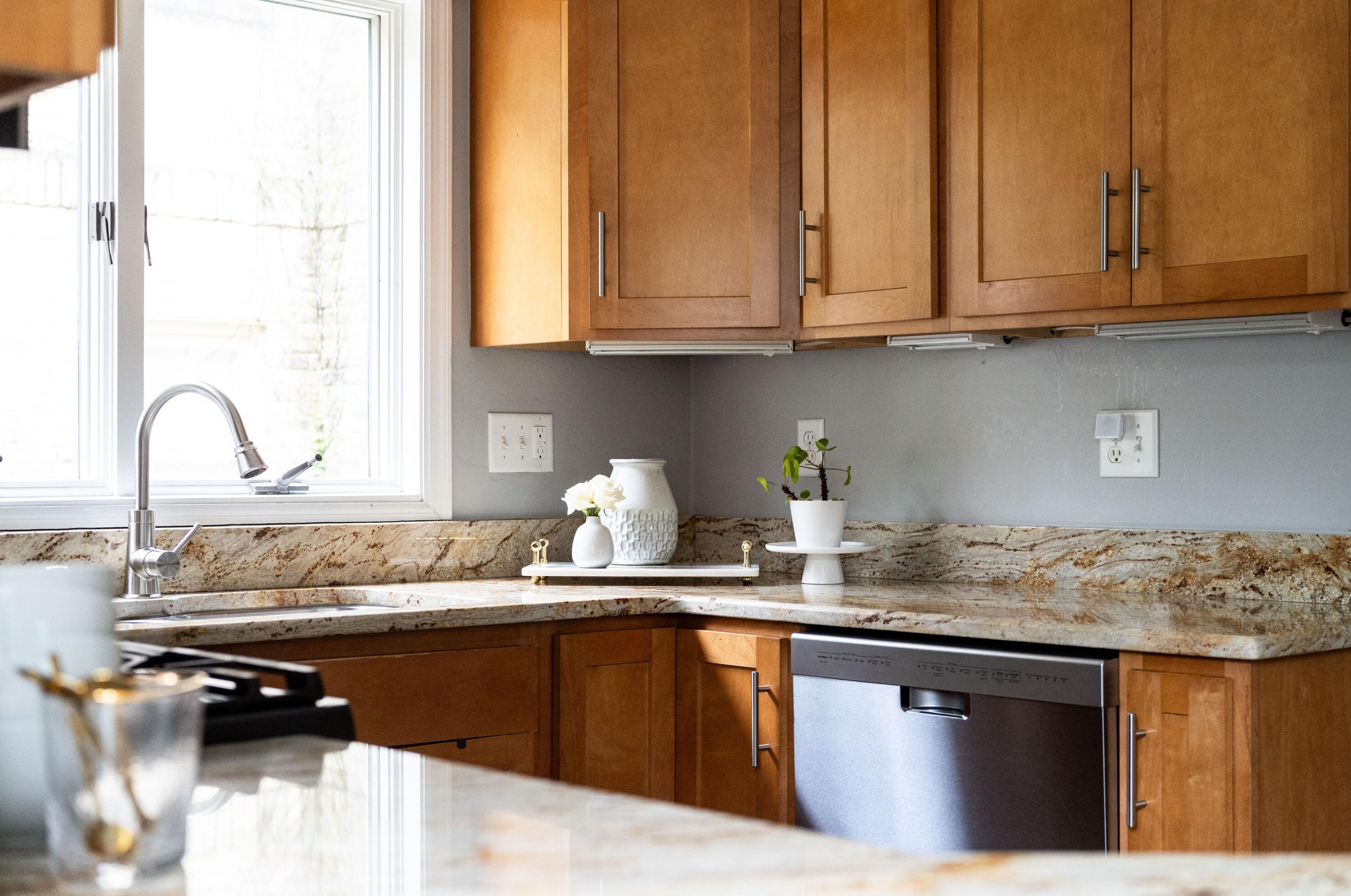 2438 89, Milwaukee WI 53226-1804 exterior