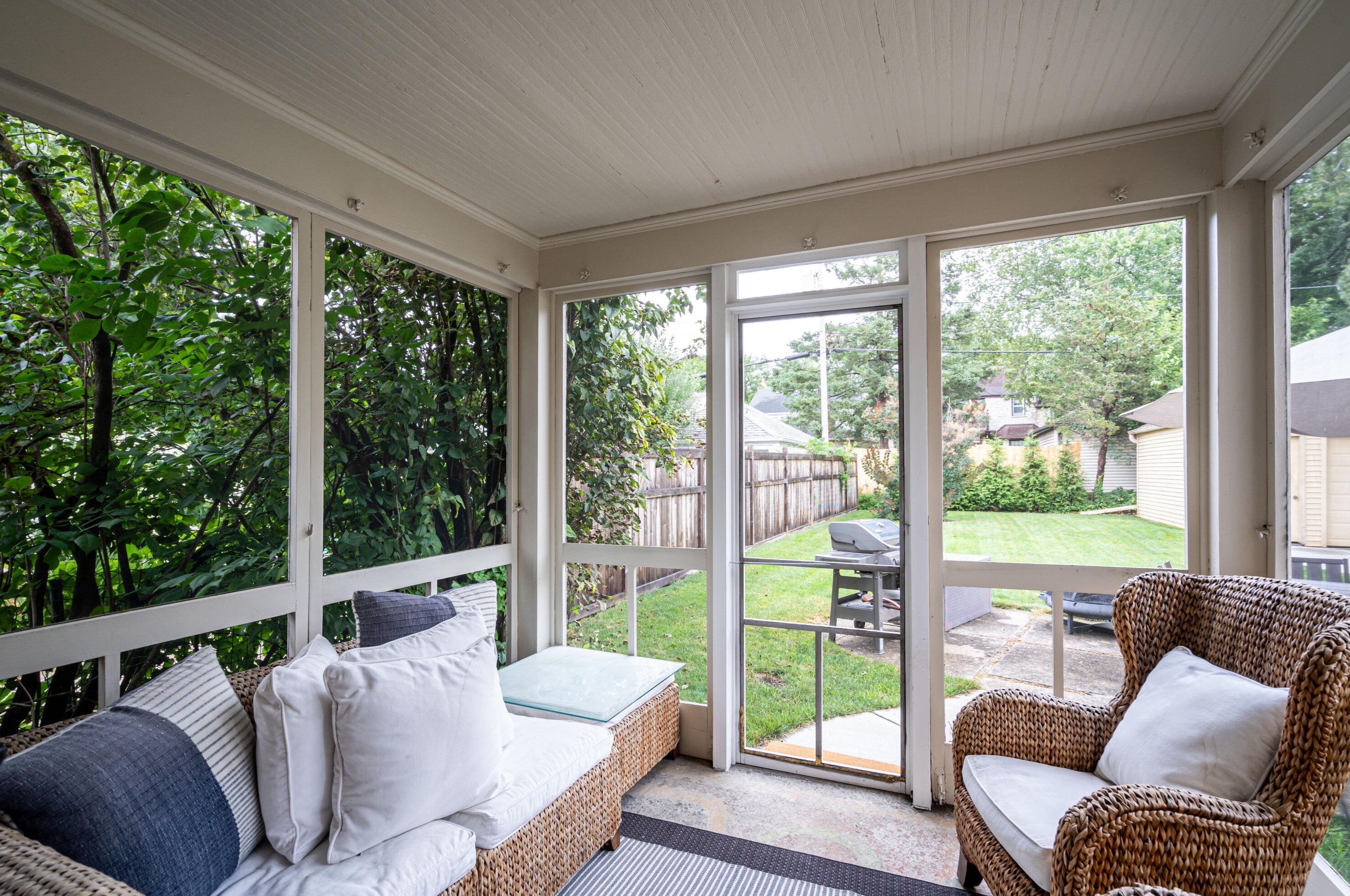 2438 89, Milwaukee WI 53226-1804 exterior