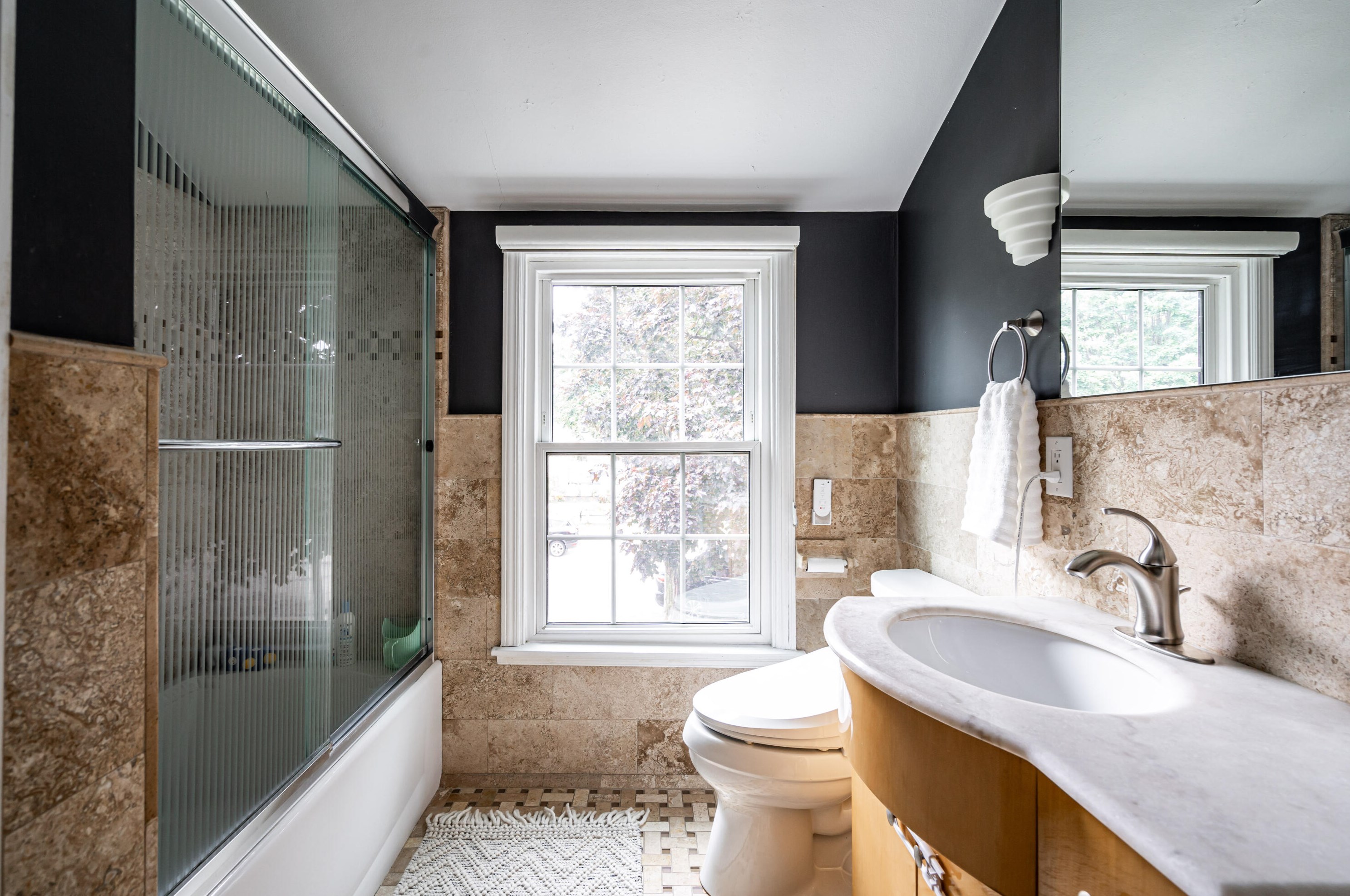 2438 89, Milwaukee WI 53226-1804 exterior