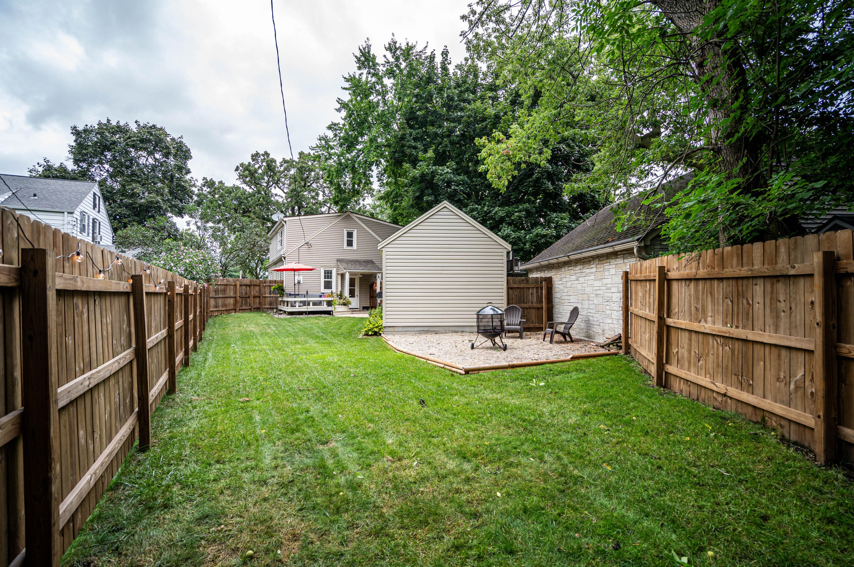 6621 Howard Ave, Milwaukee WI  53220-1805 exterior