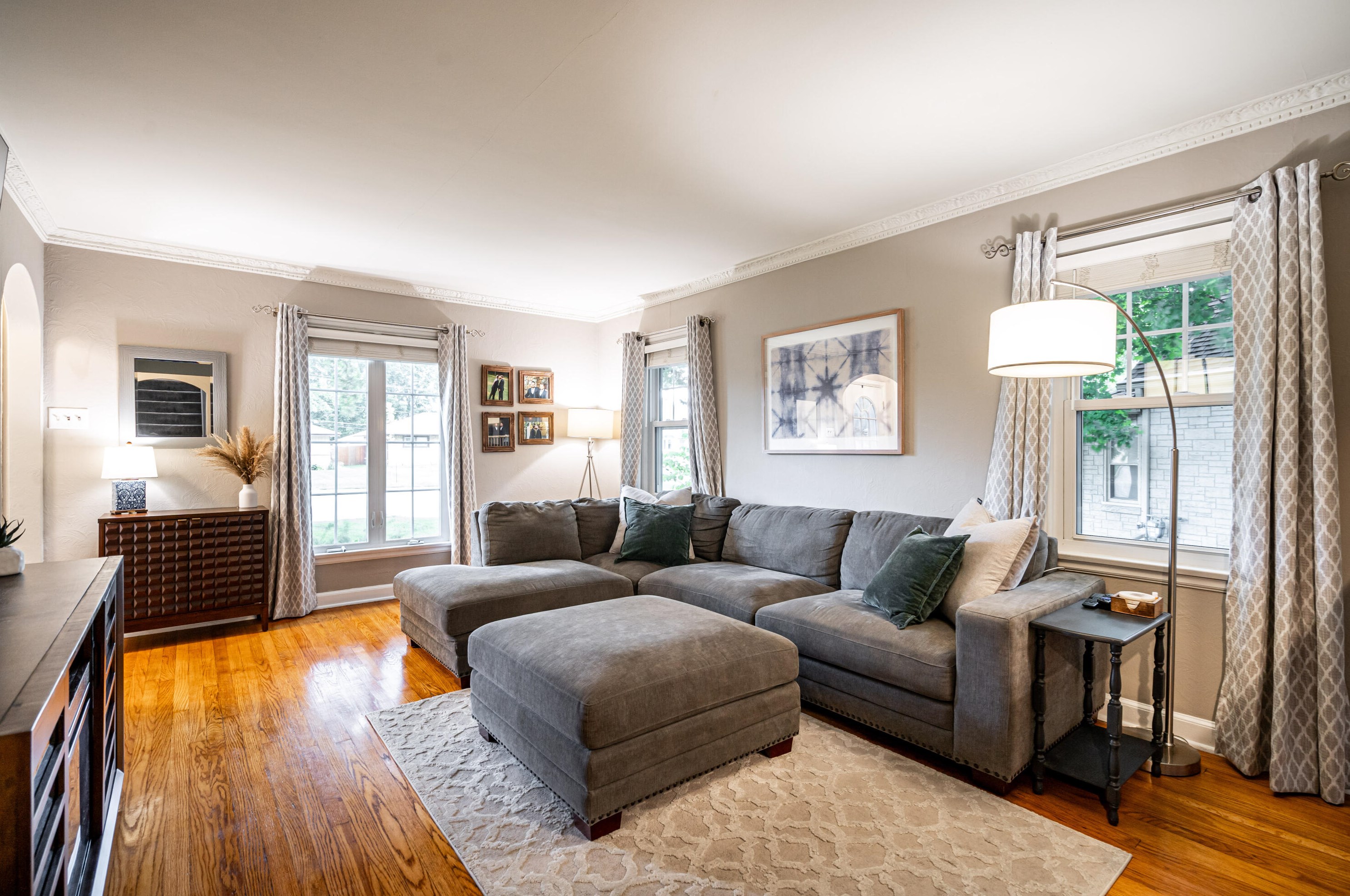 6621 Howard Ave, Milwaukee WI  53220-1805 exterior