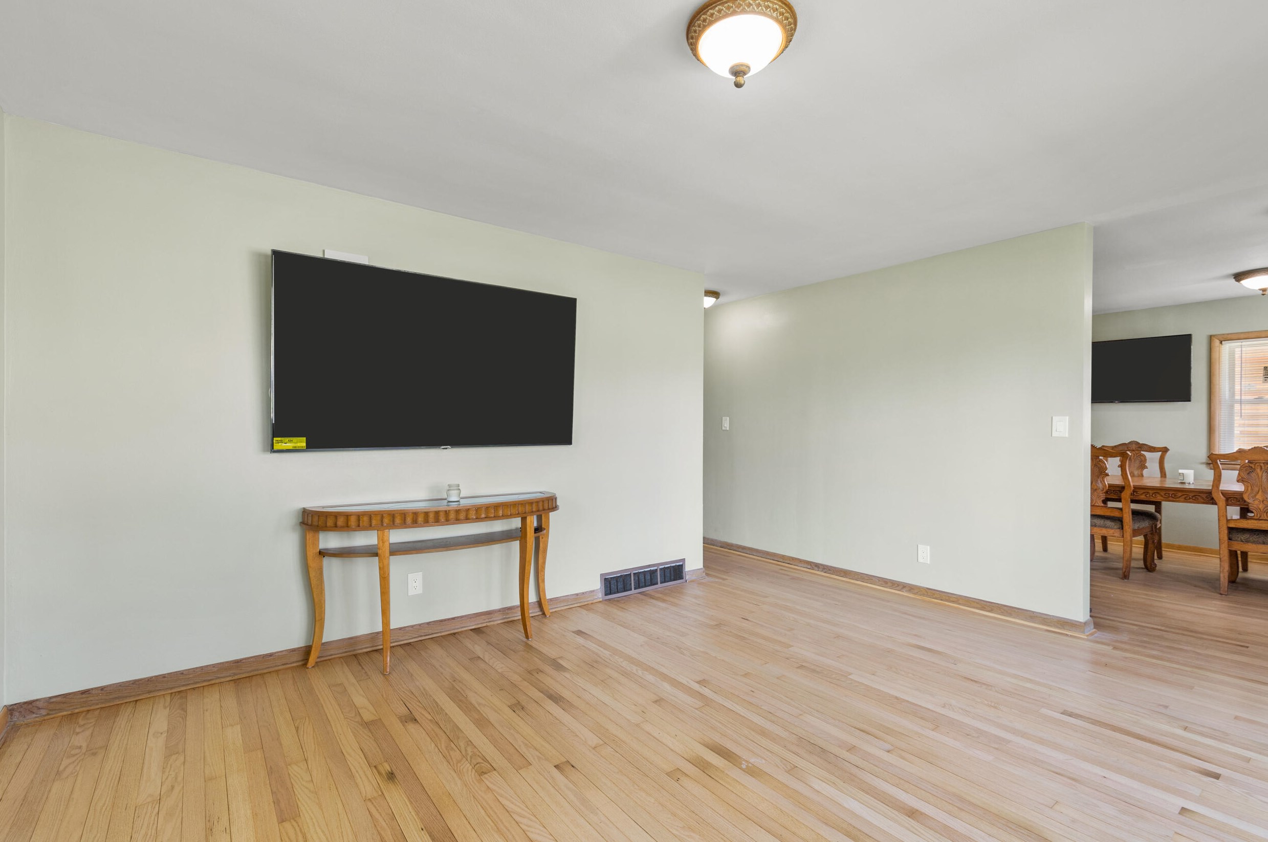 4320 100, Milwaukee WI 53225-4725 exterior