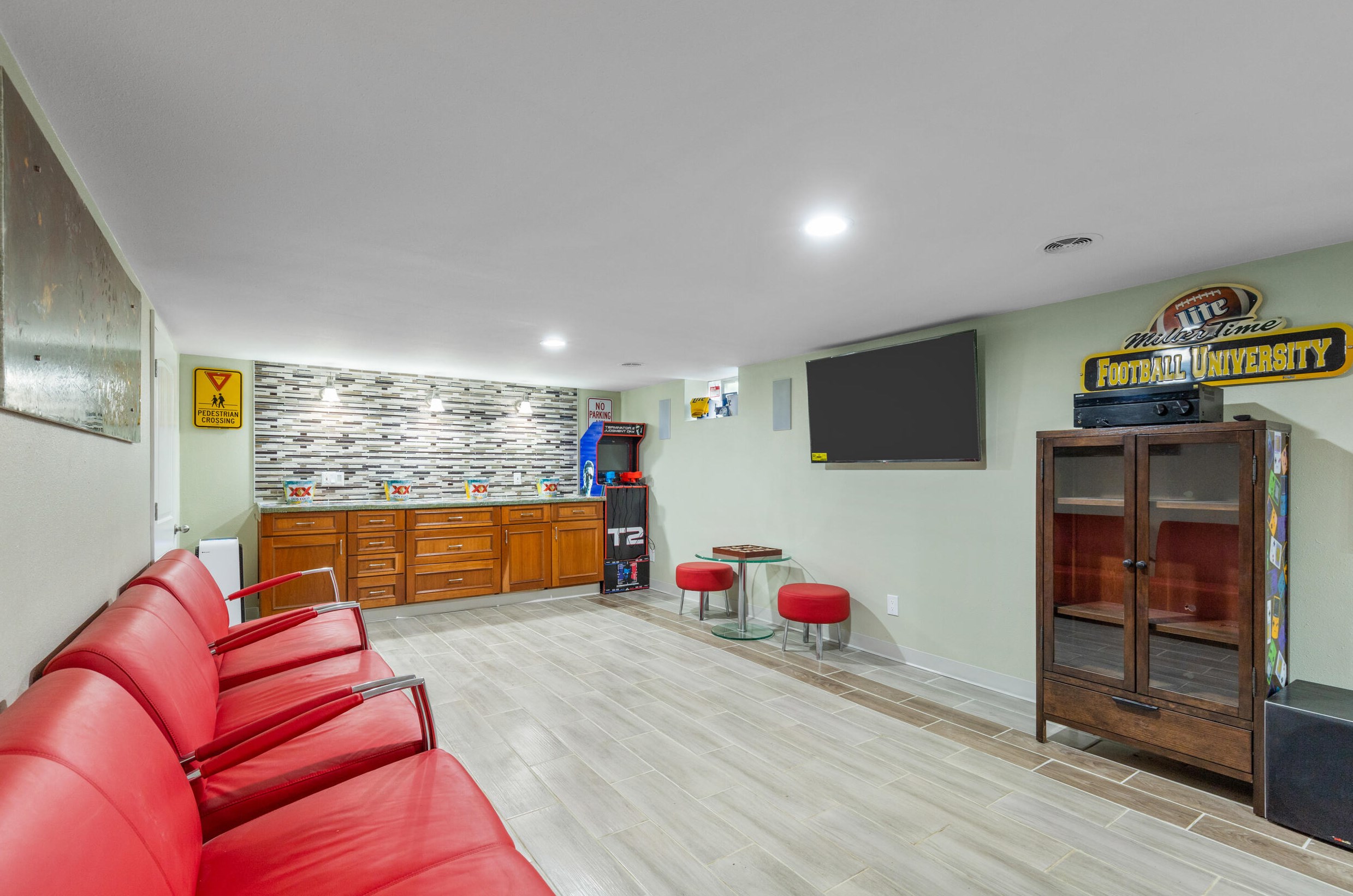 4320 100, Milwaukee WI 53225-4725 exterior