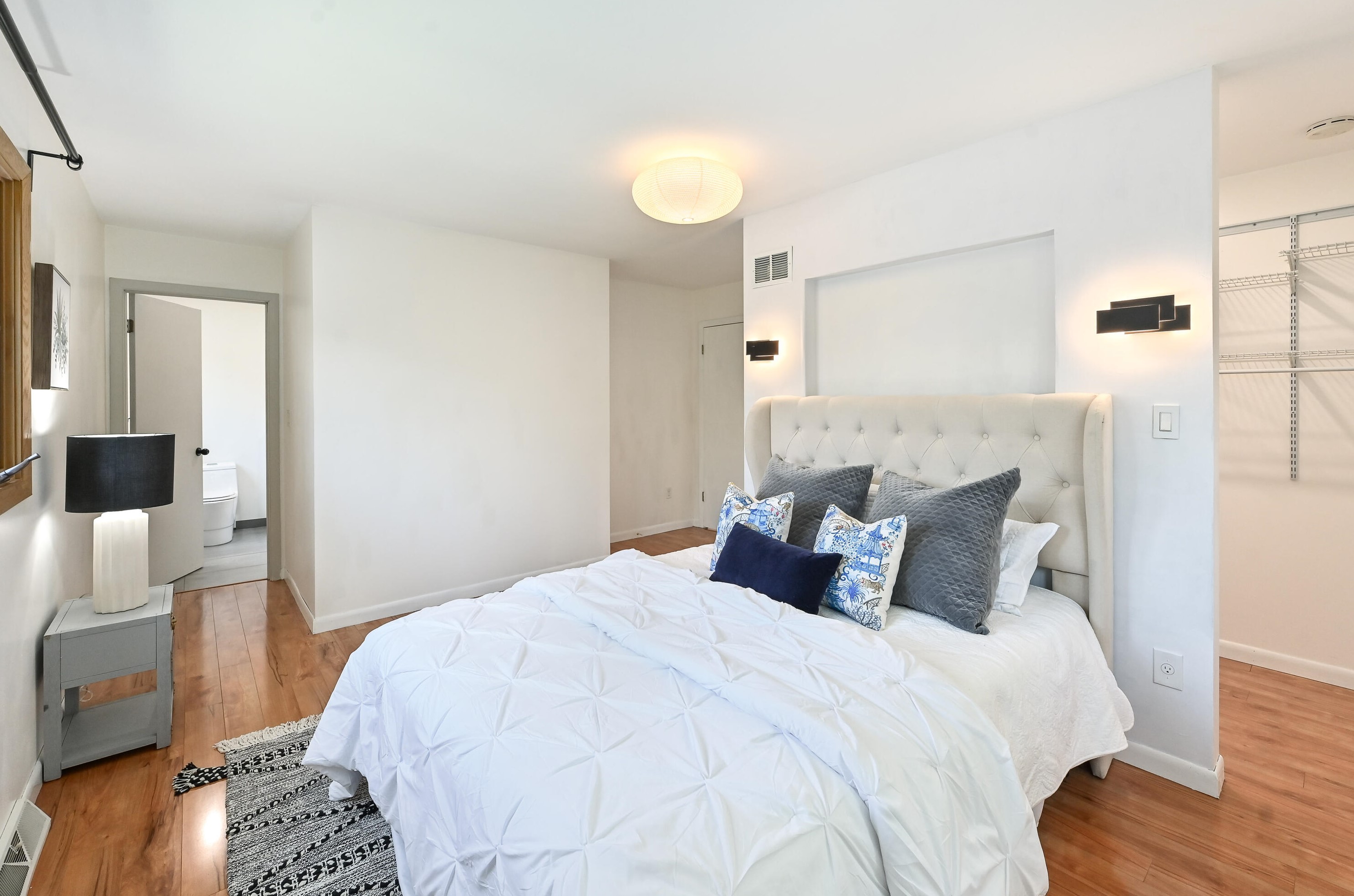 4315 Lk Dr, Milwaukee WI 53211-1725 exterior