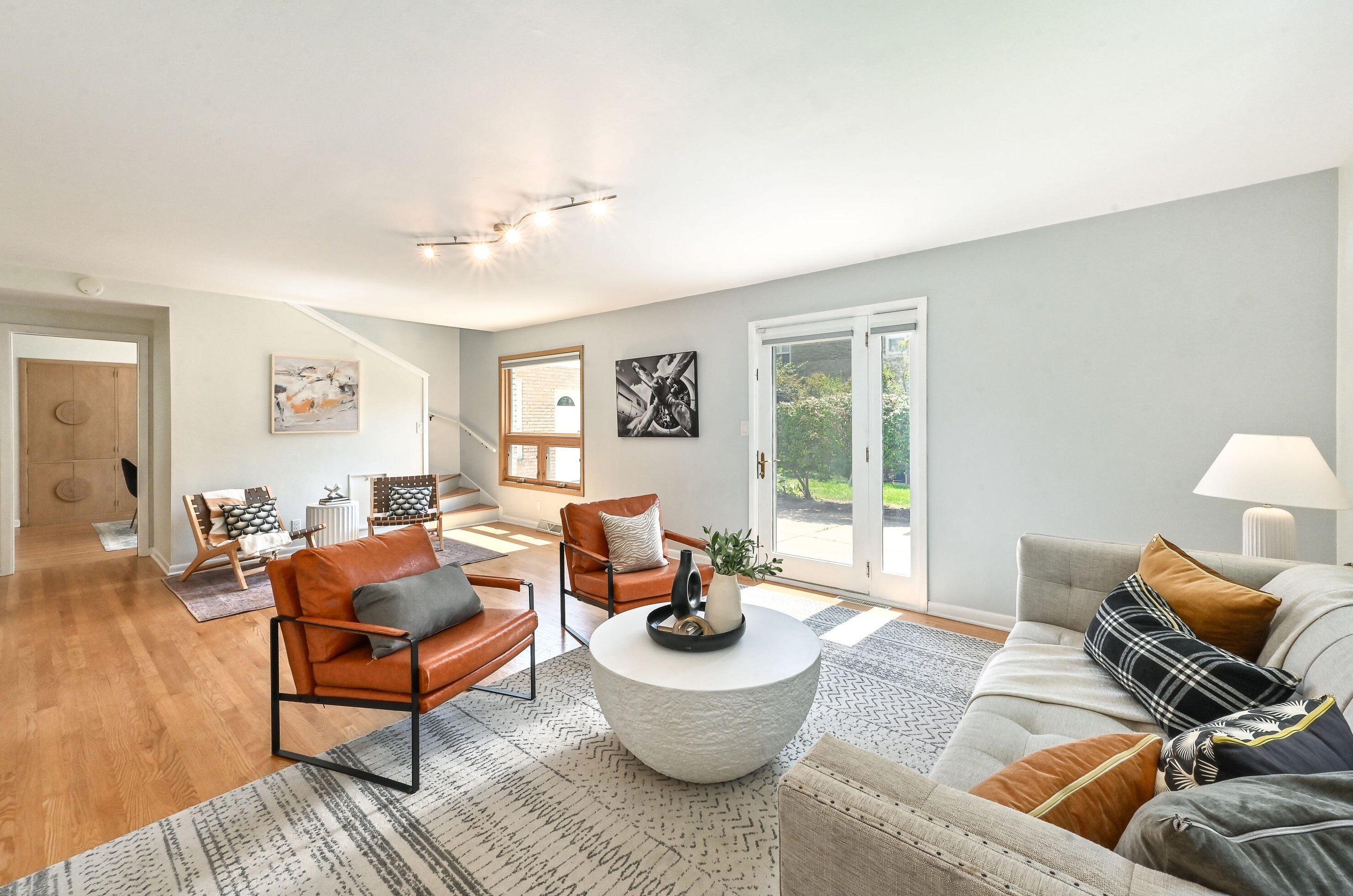 4315 Lk Dr, Milwaukee WI 53211-1725 exterior