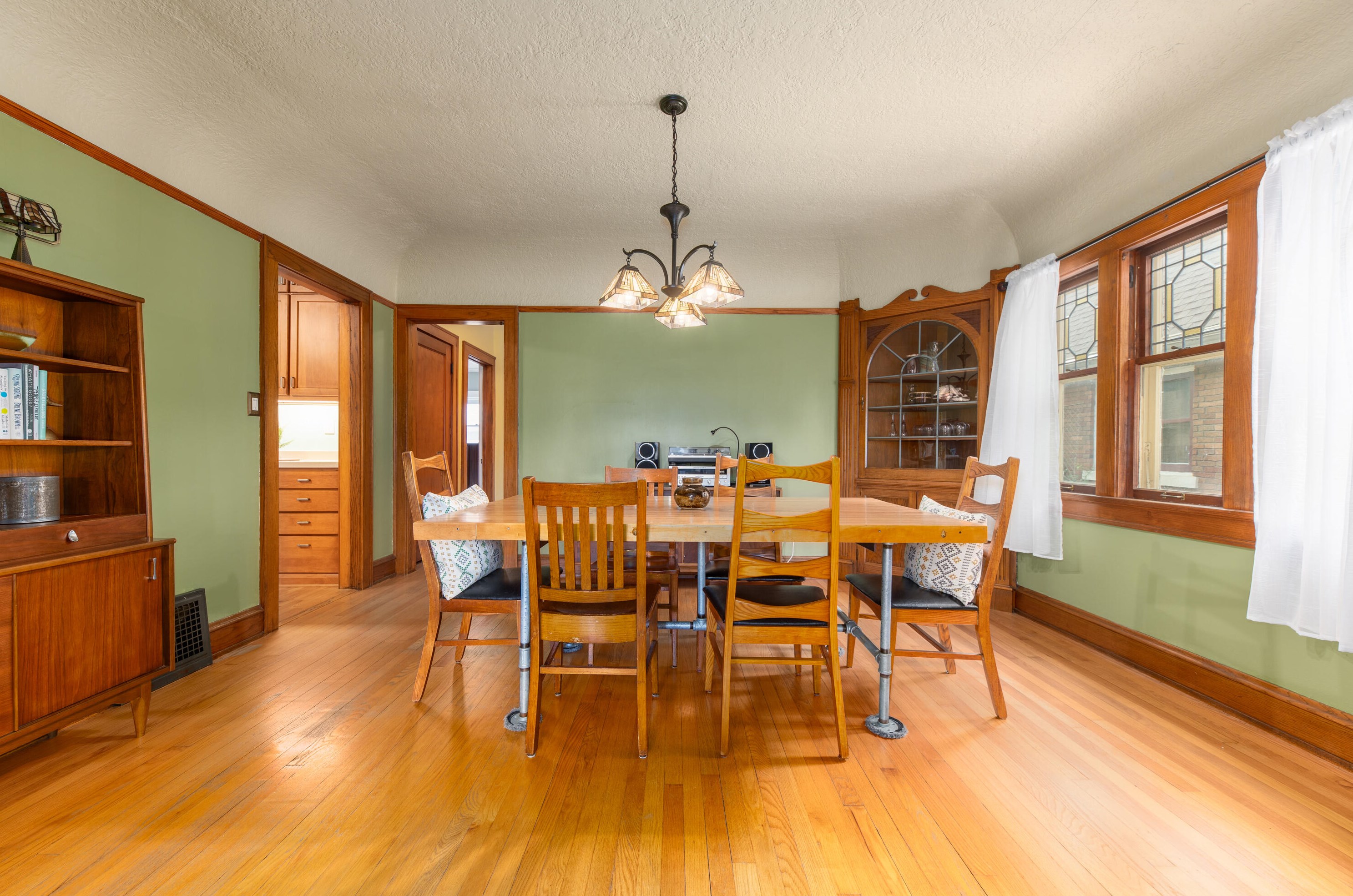 2461 60, Milwaukee WI 53219-2130 exterior