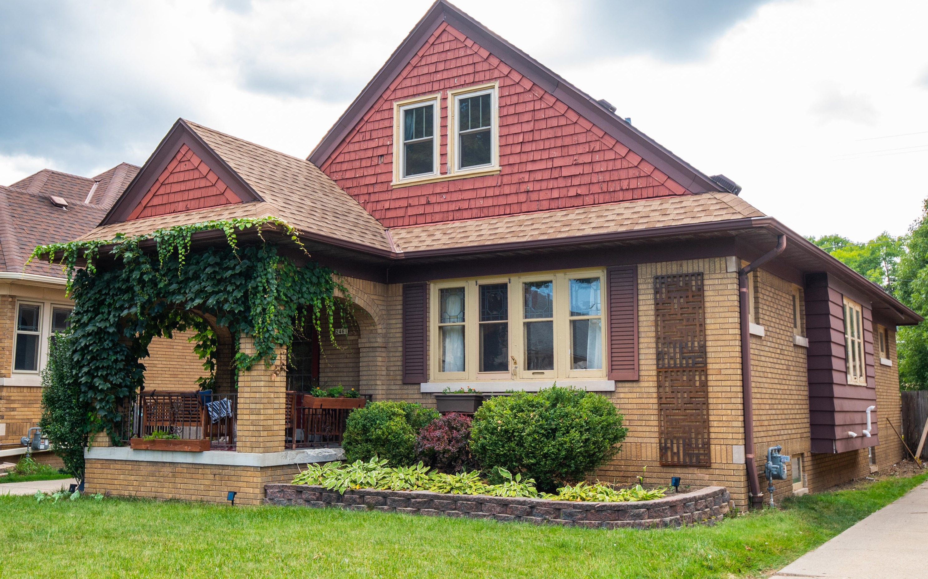 2461 60, Milwaukee WI 53219-2130 exterior