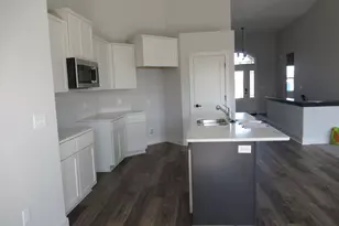 518 Woodside Ct, West Bend, WI 53095 - Photo 21