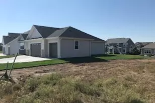 518 Woodside Ct, West Bend, WI 53095 - Photo 7