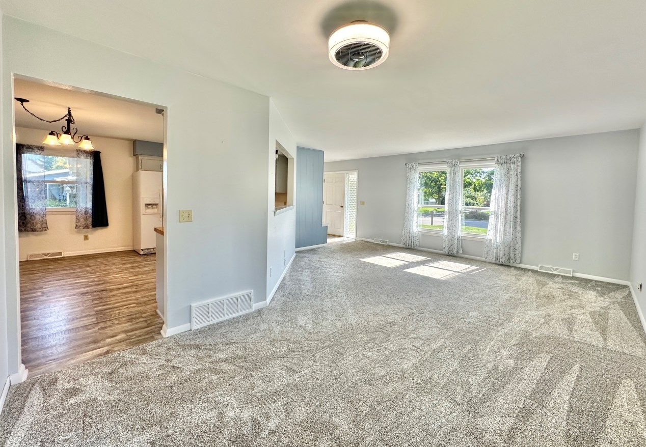 709 Madison Dr, Delavan WI  53115-2309 exterior