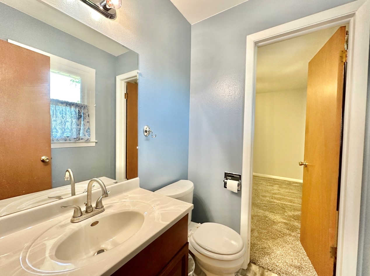 709 Madison Dr, Delavan WI  53115-2309 exterior