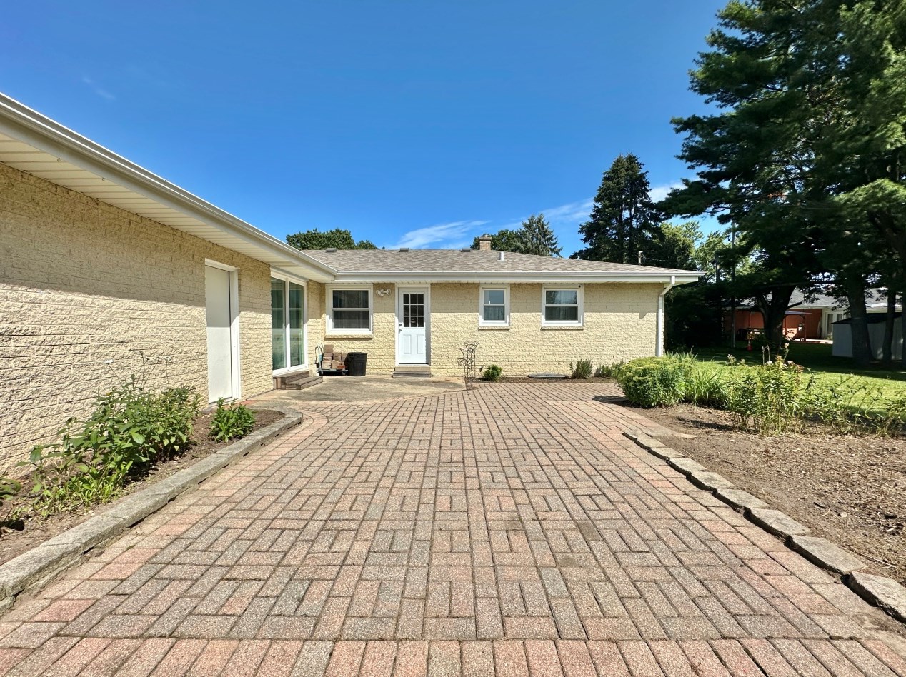 709 Madison Dr, Delavan WI  53115-2309 exterior