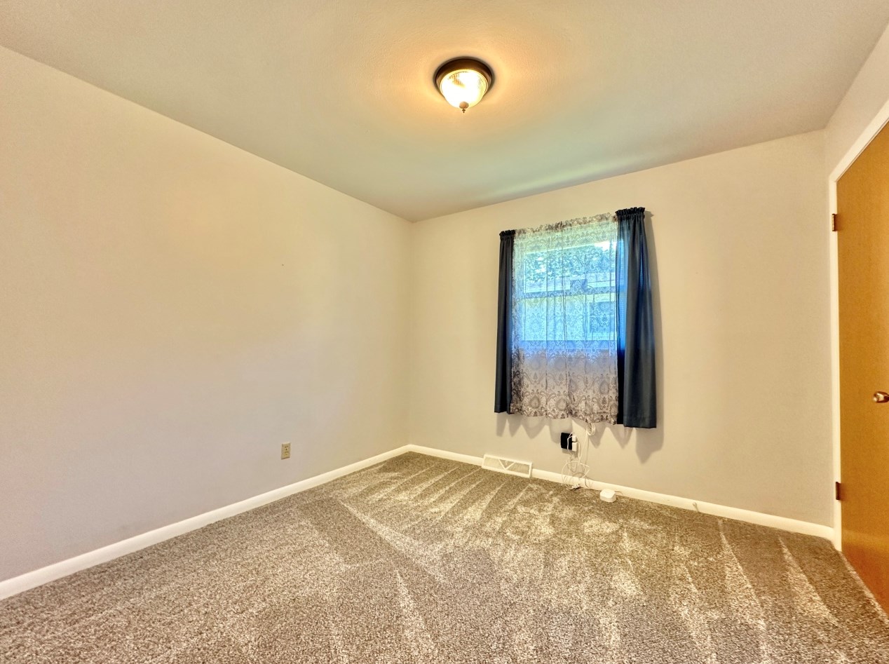 709 Madison Dr, Delavan WI  53115-2309 exterior