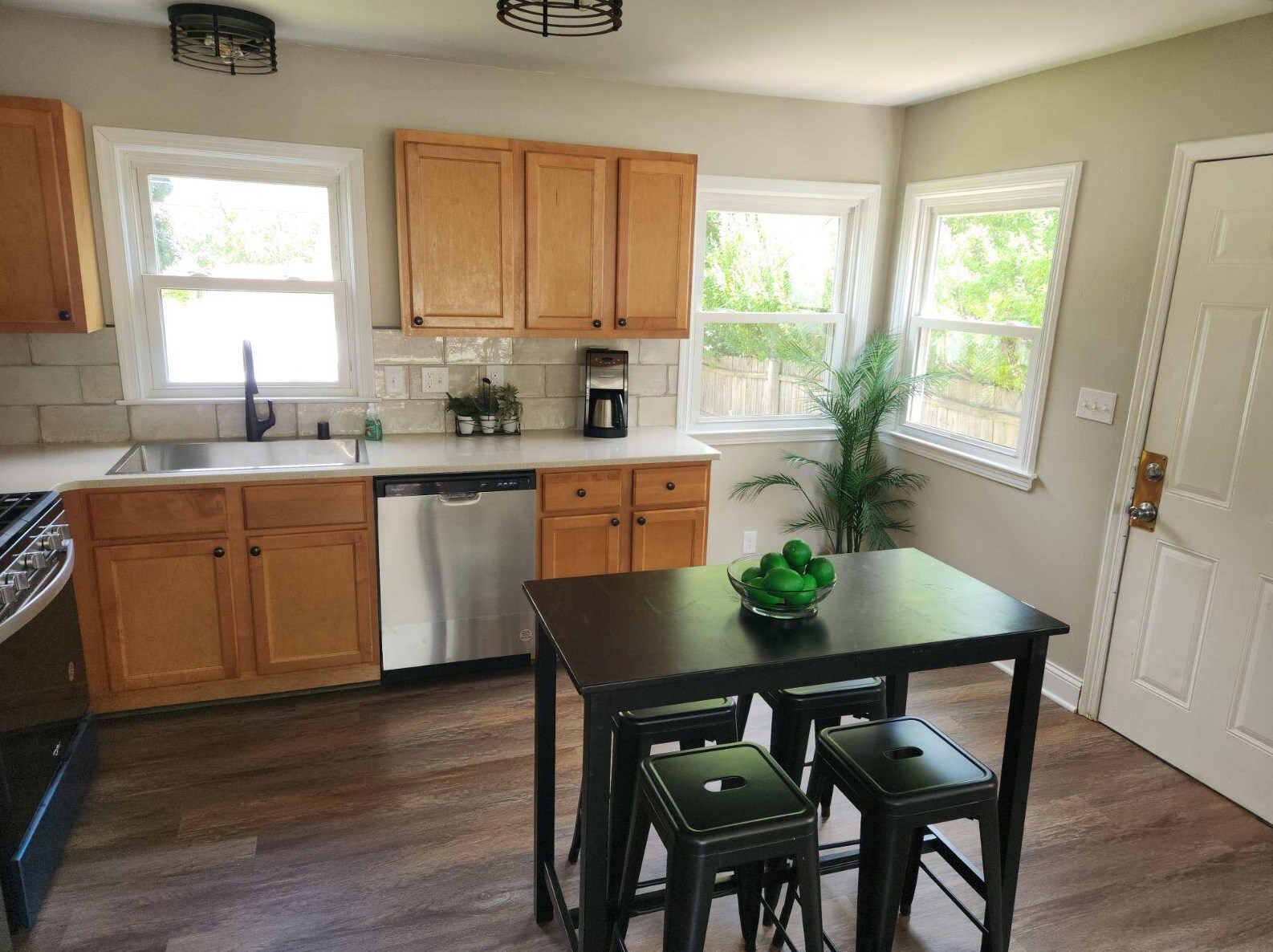 8144 Lisbon Ave, Milwaukee WI 53222-3827 exterior