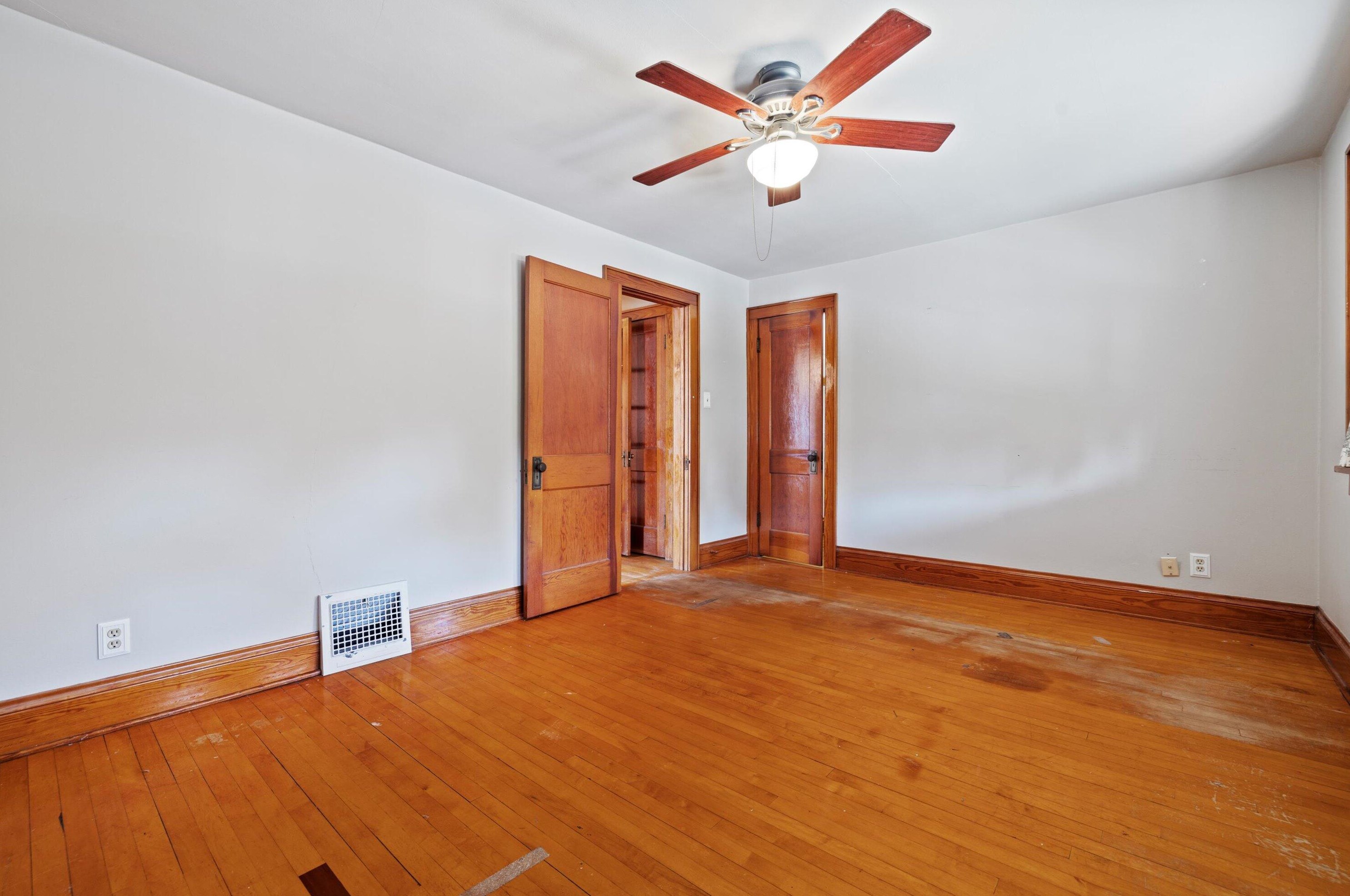 7016 27th Ave, Kenosha WI  53143-5216 exterior