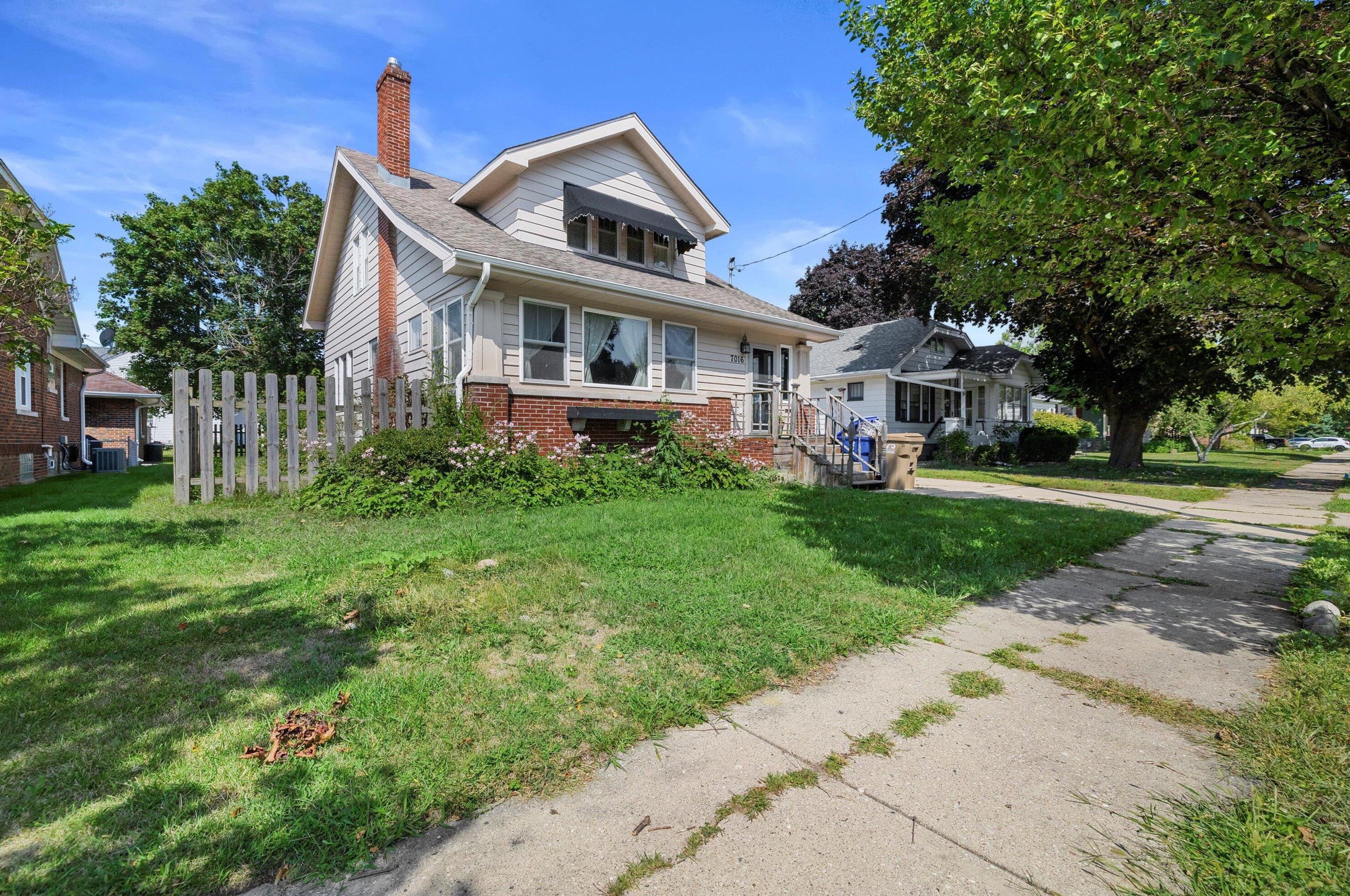 7016 27th Ave, Kenosha WI  53143-5216 exterior