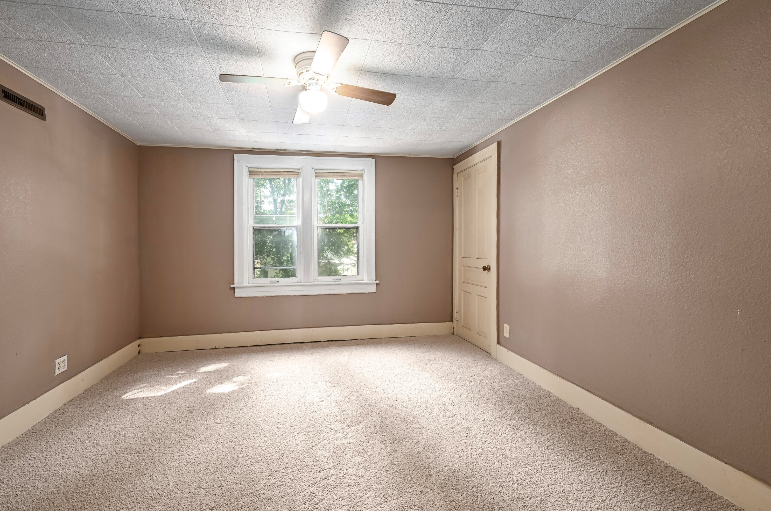 2347 29th St, Milwaukee WI  53215-2931 exterior