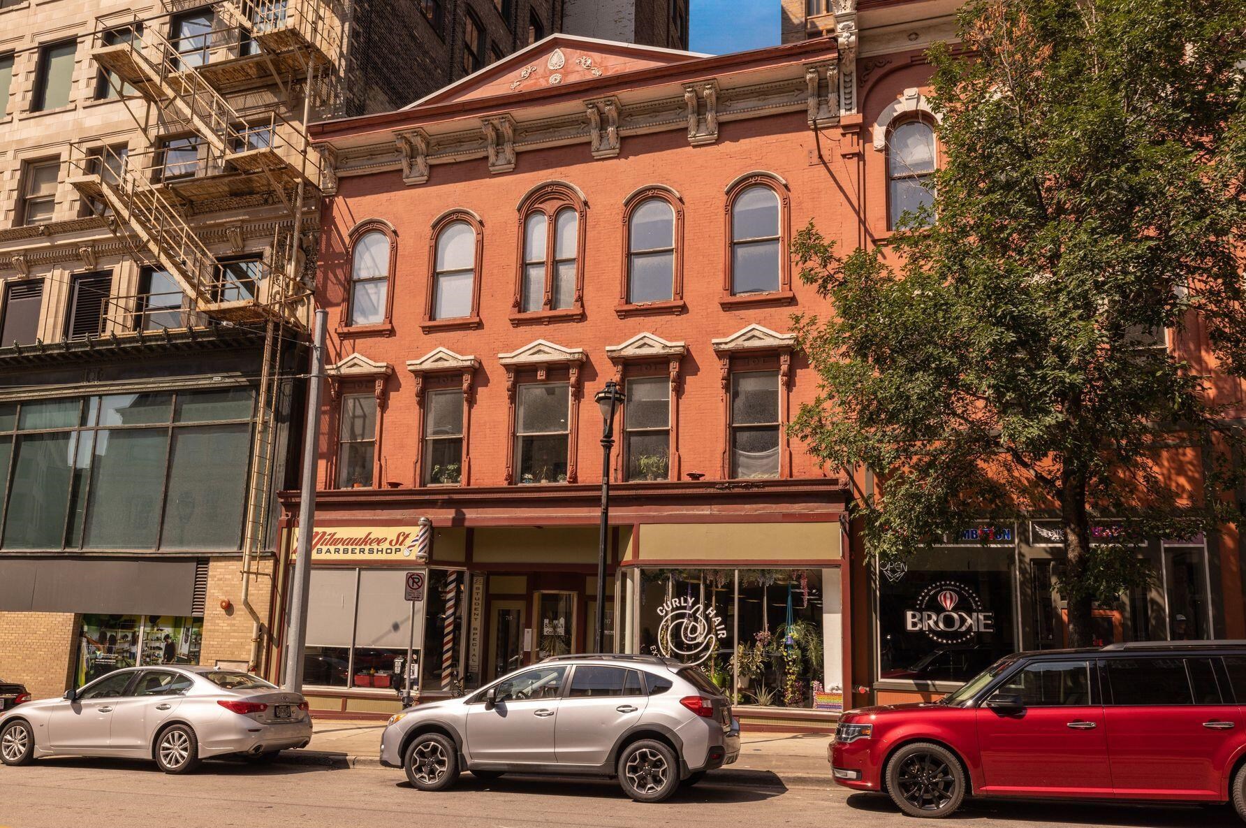 715 Milwaukee St, Milwaukee WI 53202-4415 exterior