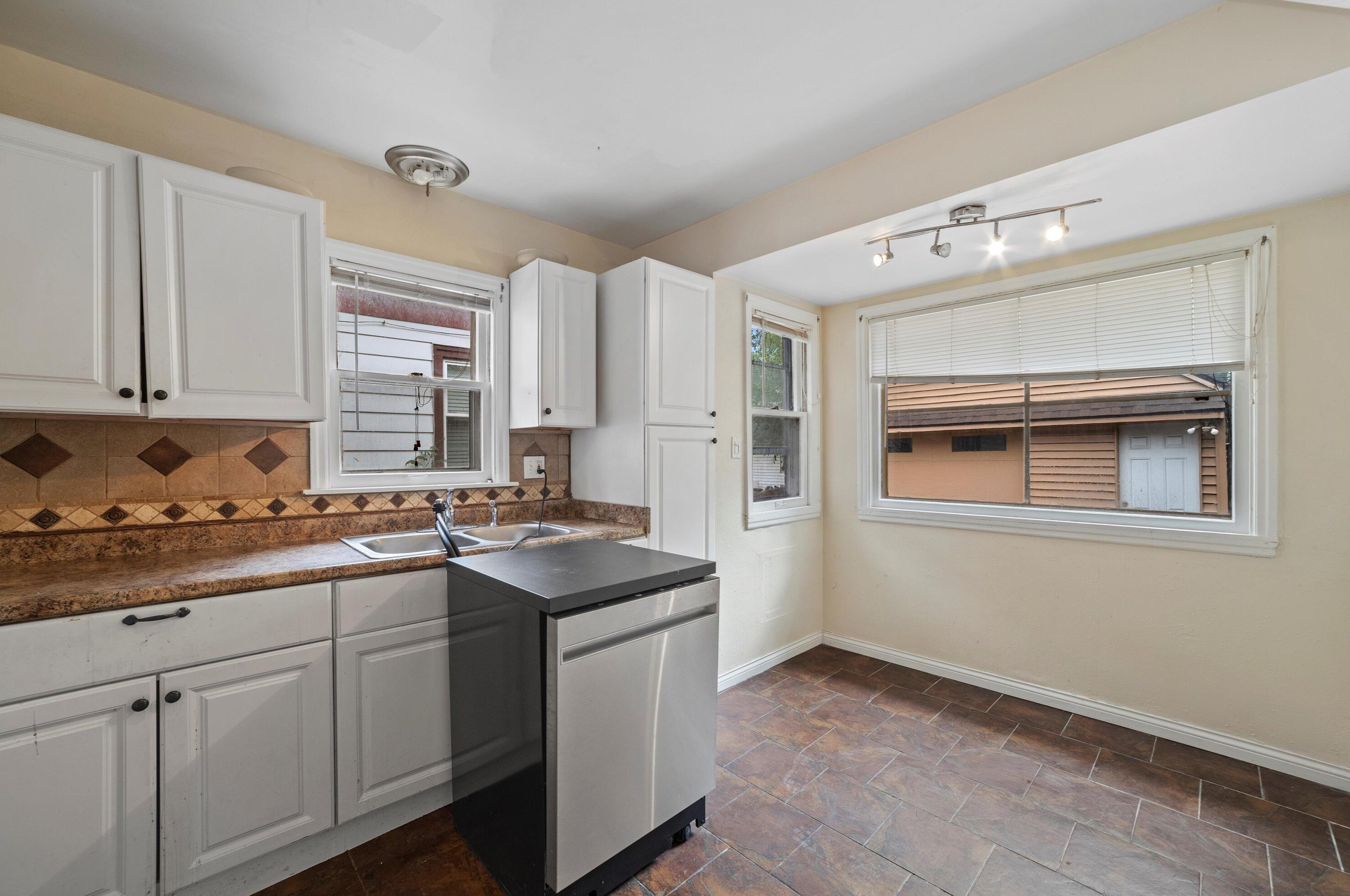 7509 Burleigh St, Milwaukee WI 53222-4941 exterior