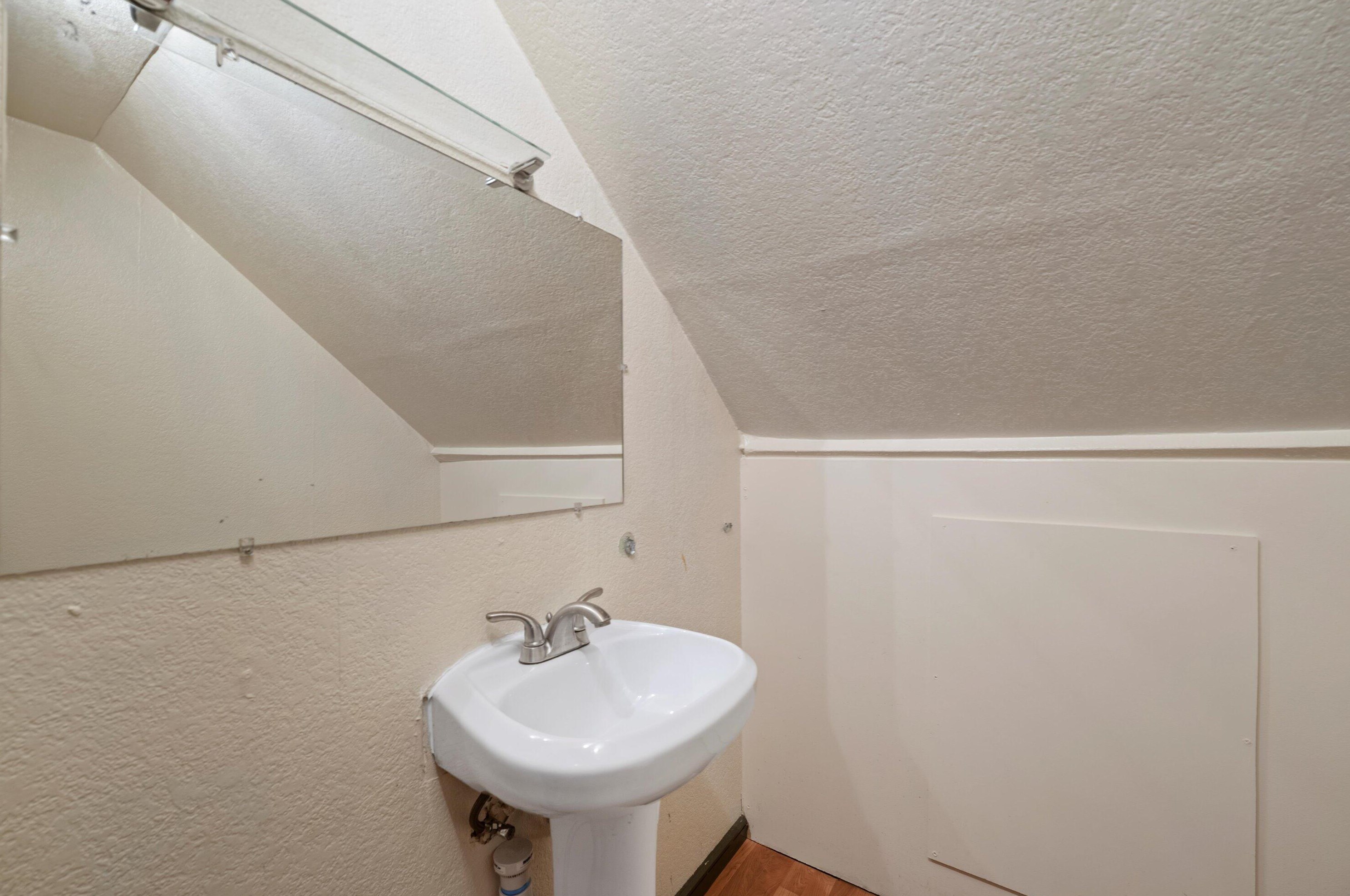 7509 Burleigh St, Milwaukee WI 53222-4941 exterior