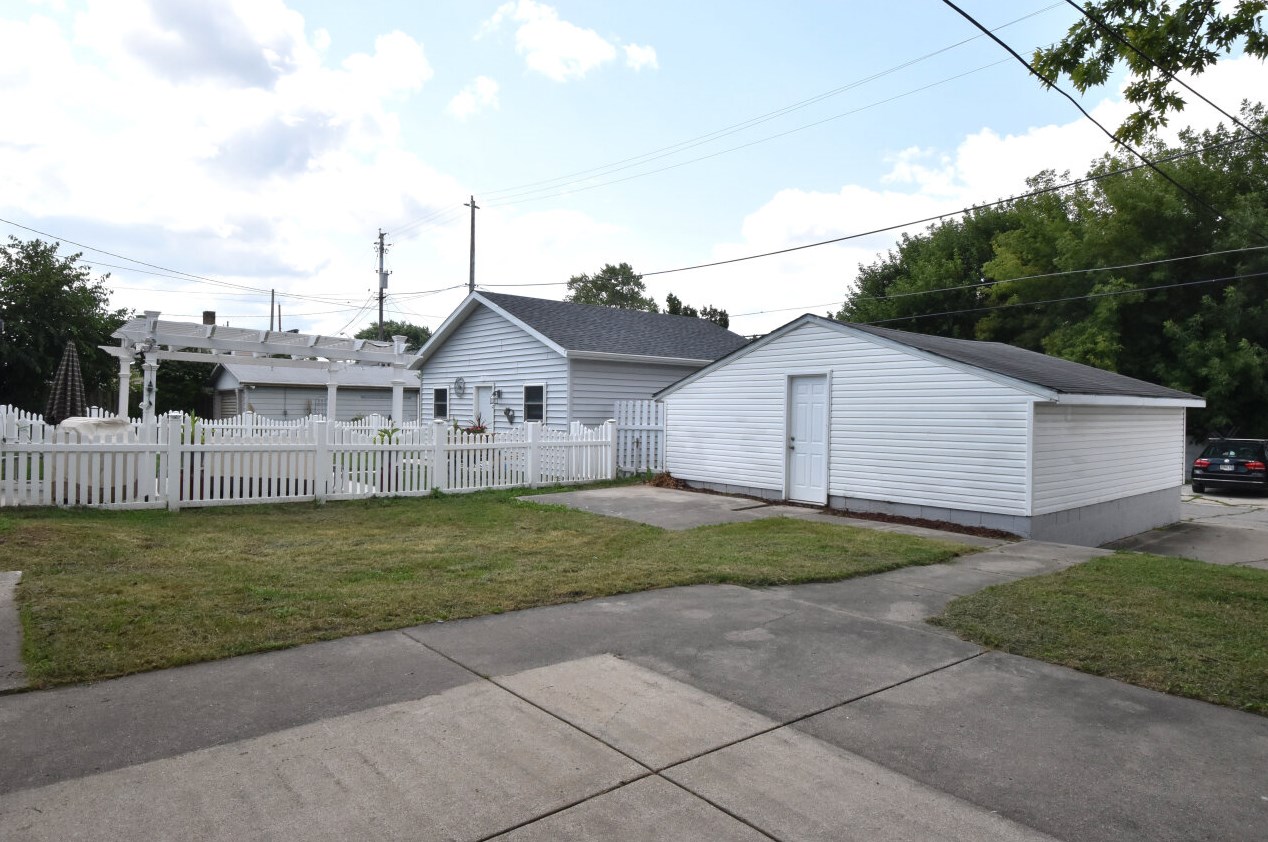 1309 49, Milwaukee WI 53208-2250 exterior