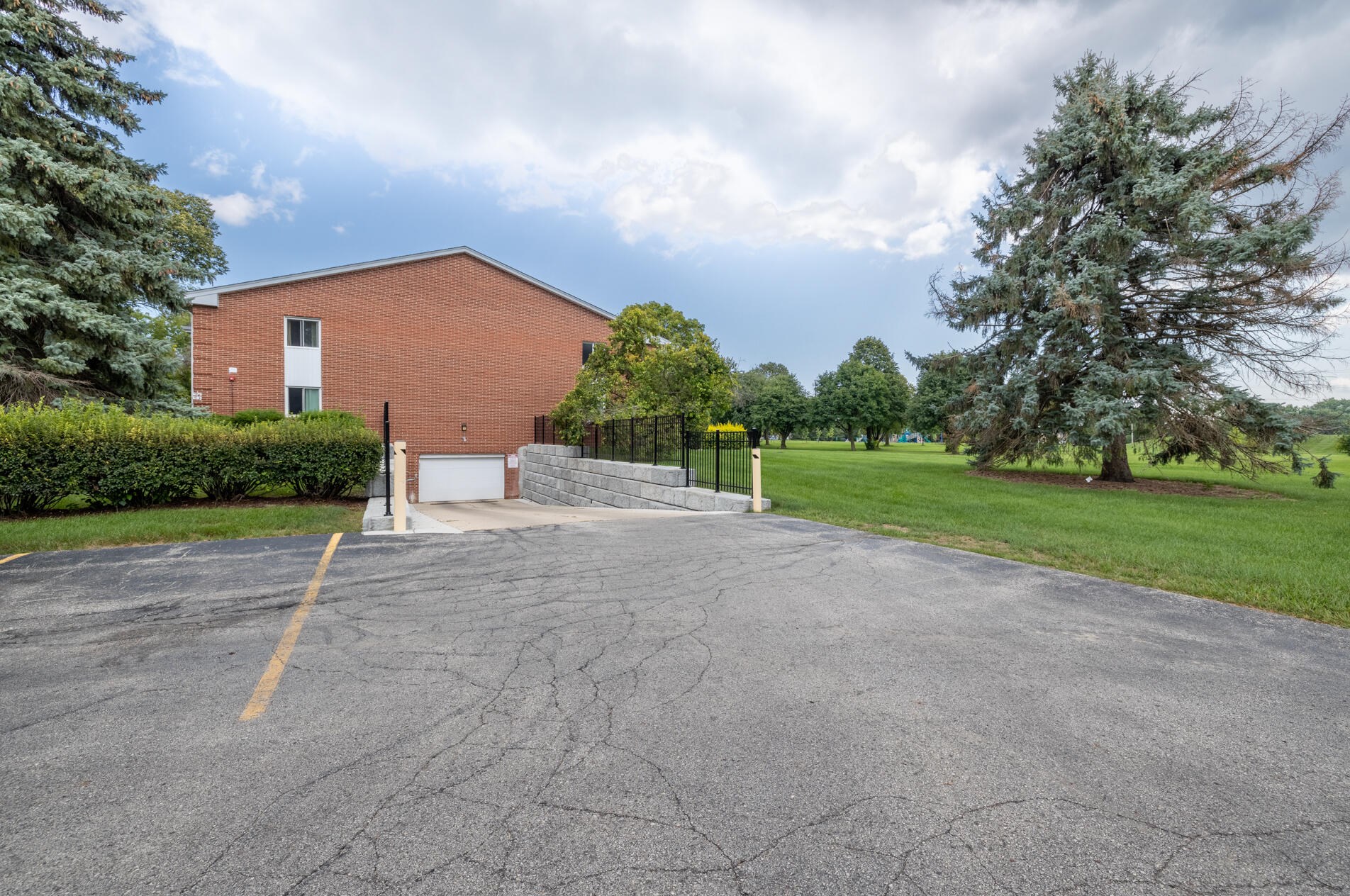 6175 Howard Ave, Milwaukee WI  53220-1927 exterior