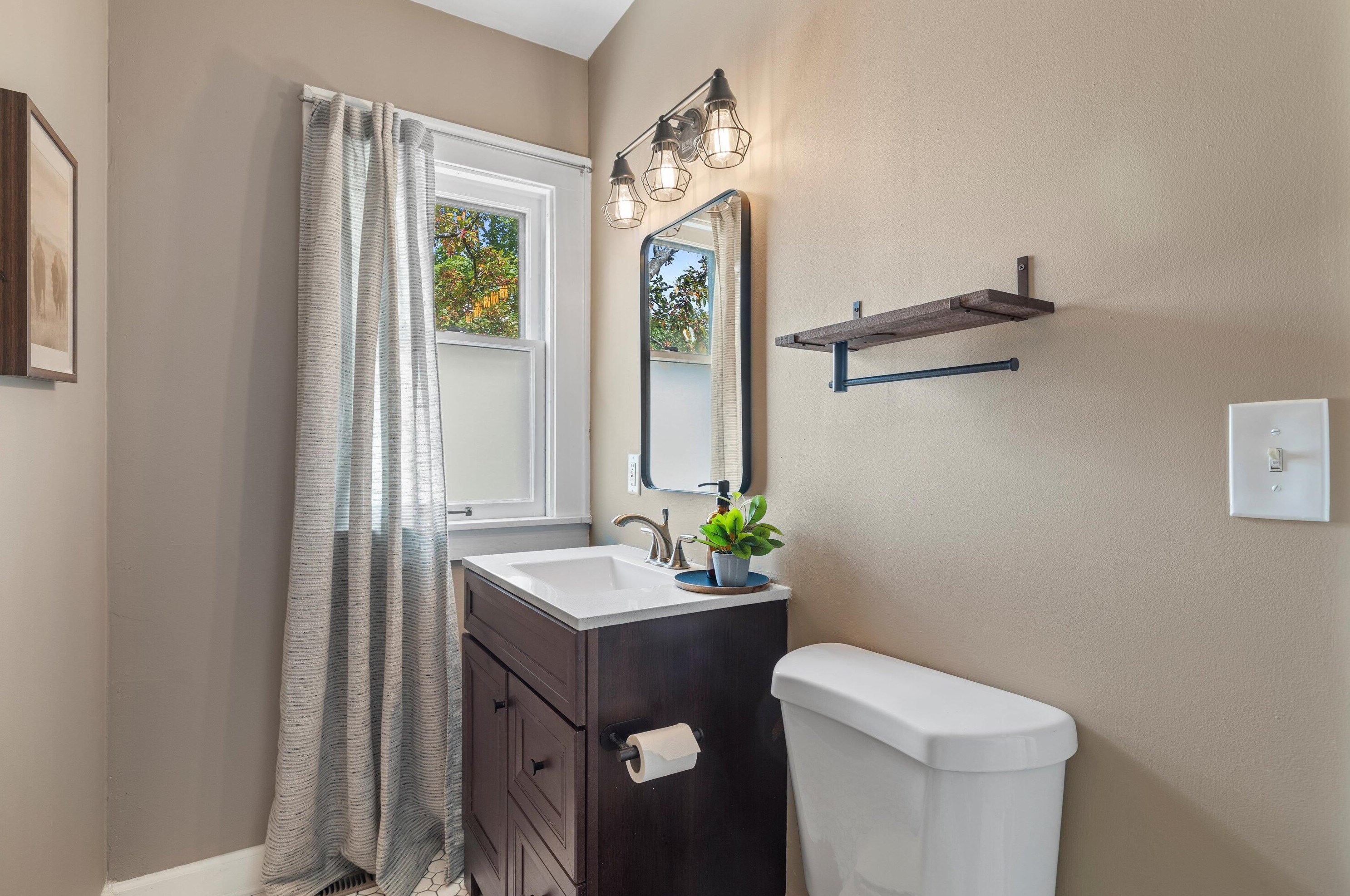 2209 60, Milwaukee WI 53218-4103 exterior