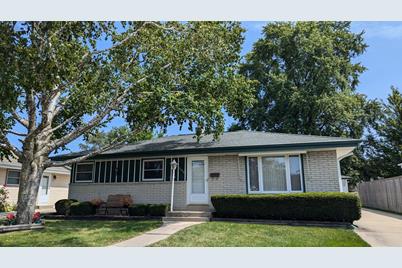 5656 S Indiana Ave, Cudahy, WI 53110 - Photo 1