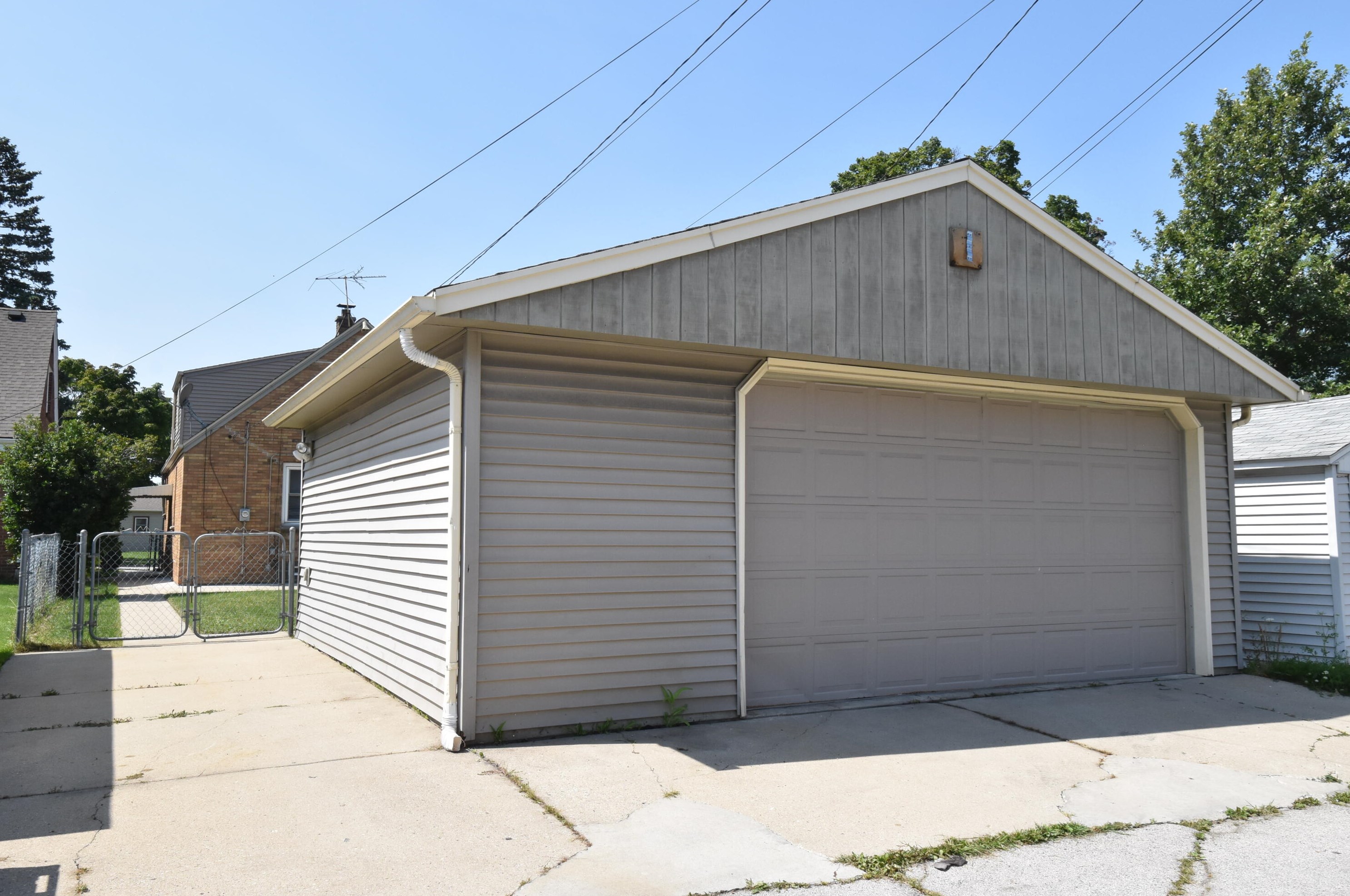 3404 20th St, Milwaukee WI  53215-4918 exterior