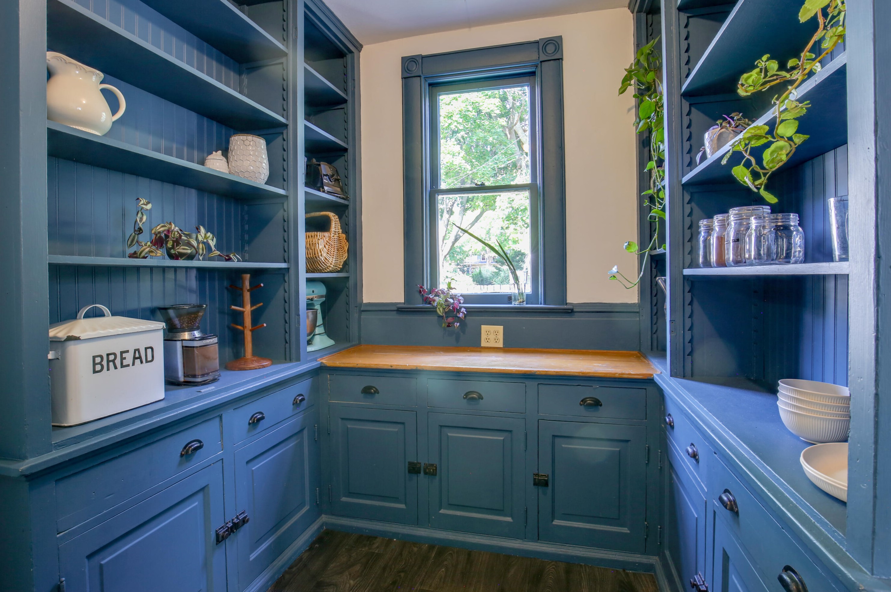 1638 Wisconsin Ave, Racine WI 53403-2770 exterior