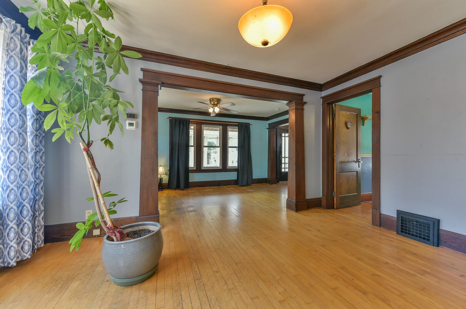 150 60, Milwaukee WI exterior