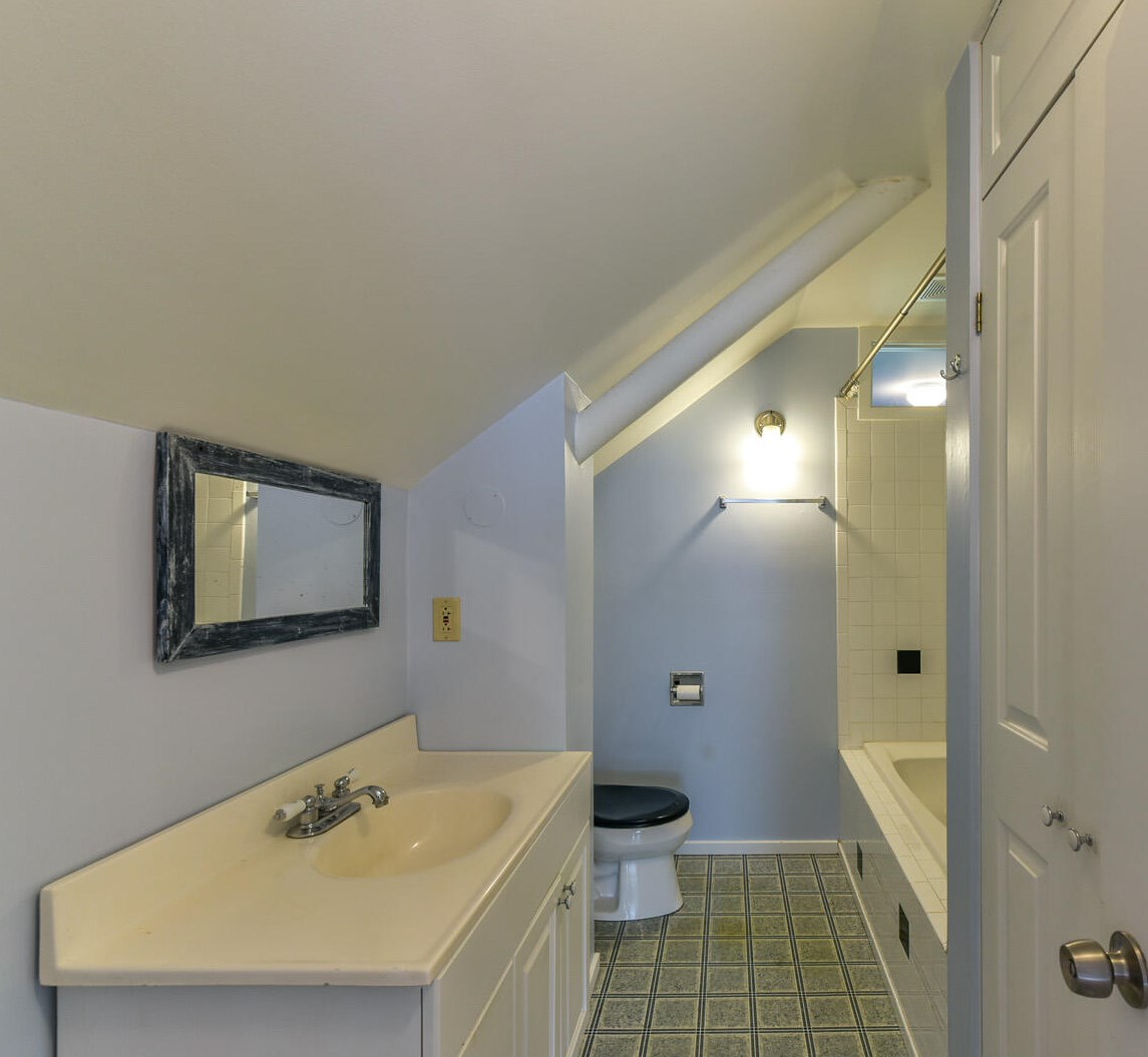 150 60, Milwaukee WI exterior