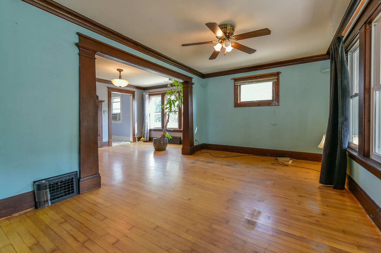 150 60, Milwaukee WI exterior