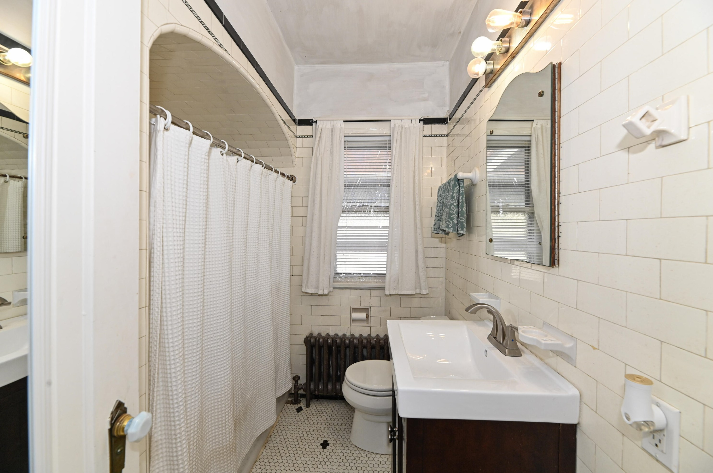 3050 56, Milwaukee WI 53210-2235 exterior