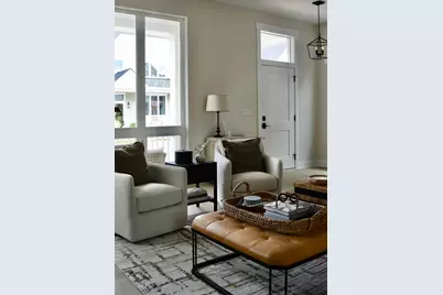 6253 W Foxtown Dr, Mequon, WI 53092 - Photo 11