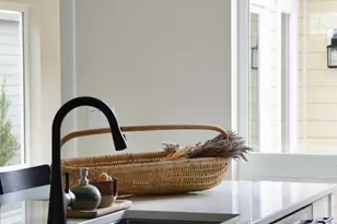 6253 W Foxtown Dr, Mequon, WI 53092 - Photo 15