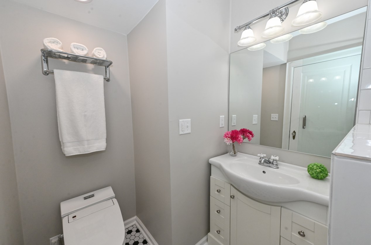 2365 91, Milwaukee WI 53226-1832 exterior