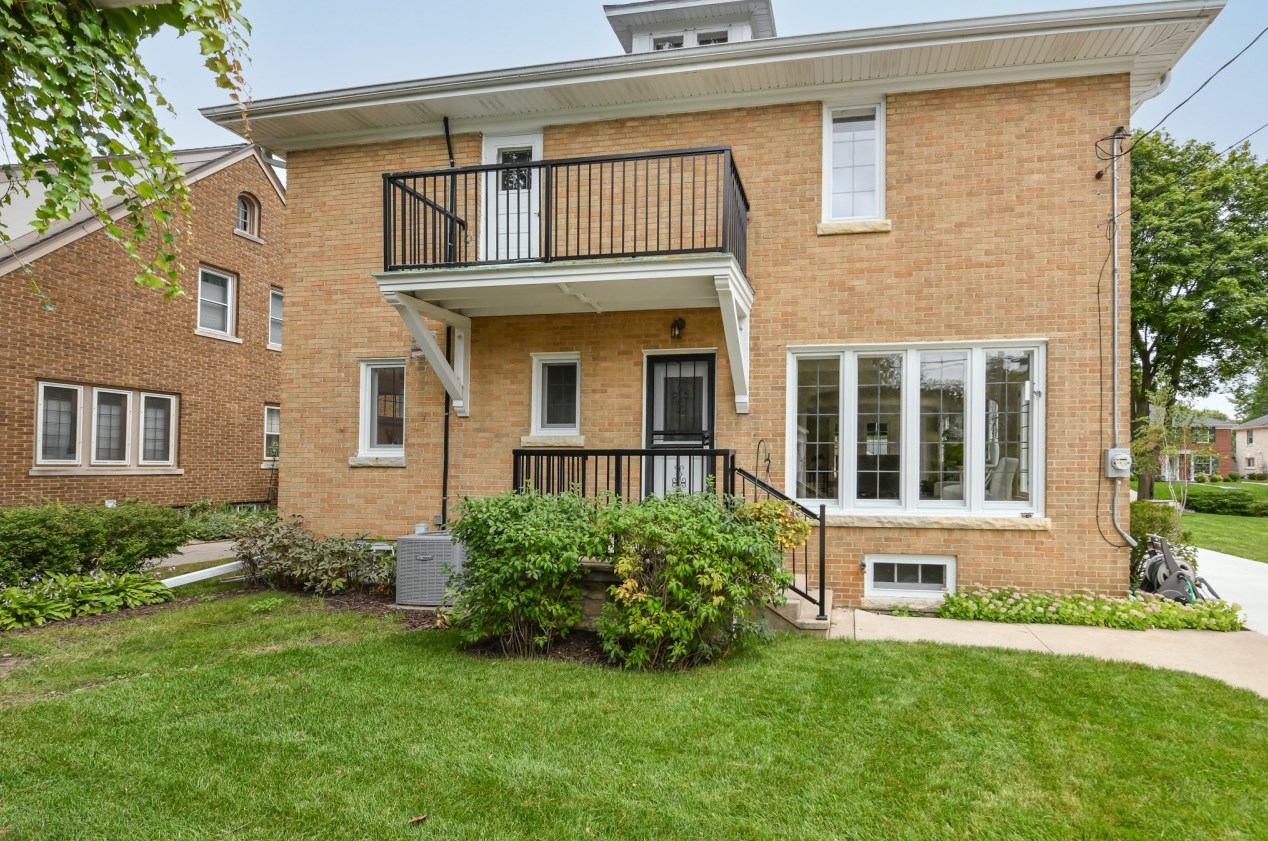 2365 91, Milwaukee WI 53226-1832 exterior