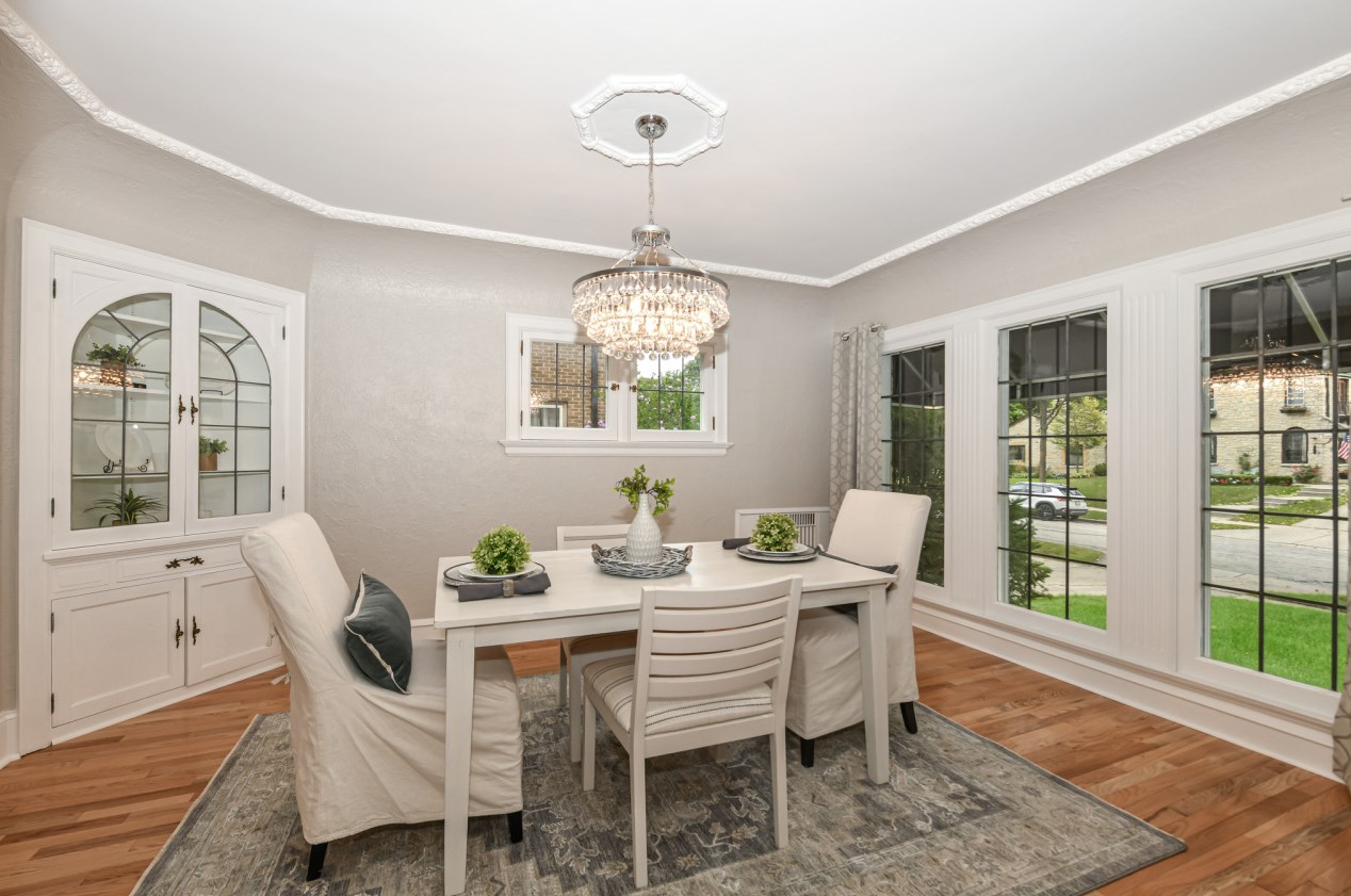 2365 91, Milwaukee WI 53226-1832 exterior