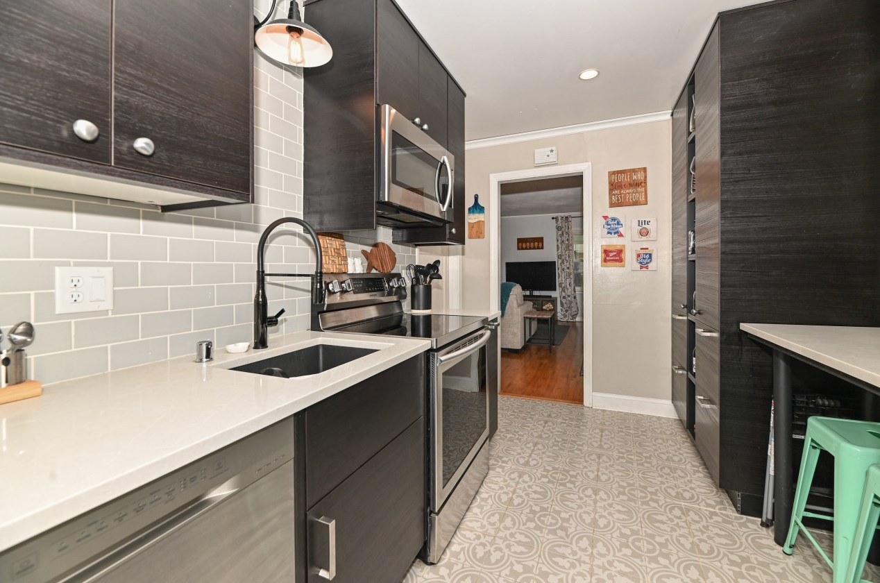 1018 105th St, Milwaukee WI 53227-3516 exterior