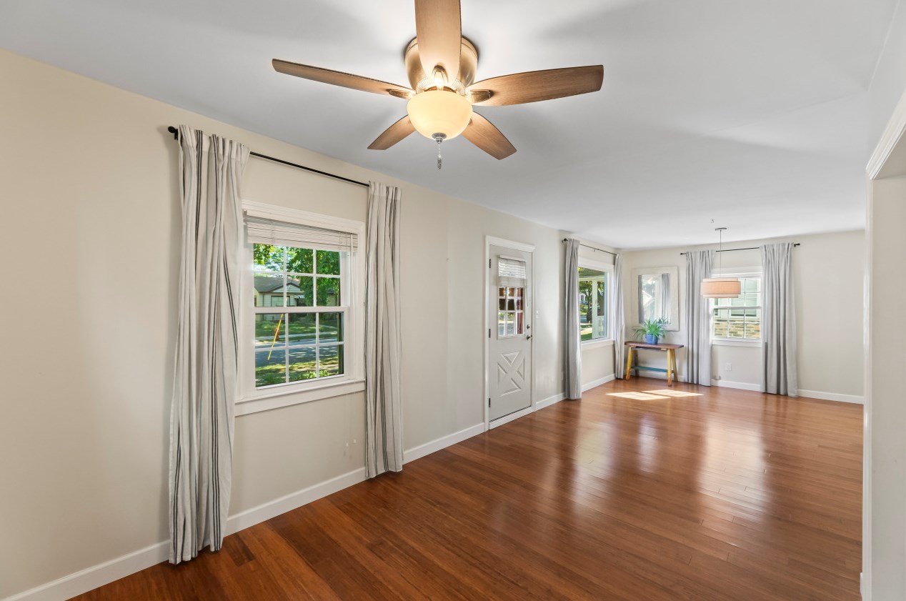 2201 Holt Ave, Milwaukee WI  53207-3141 exterior