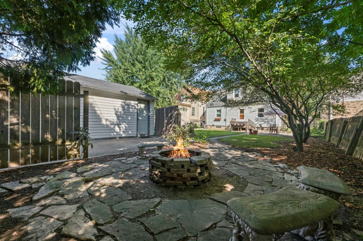 2201 Holt Ave, Milwaukee WI  53207-3141 exterior