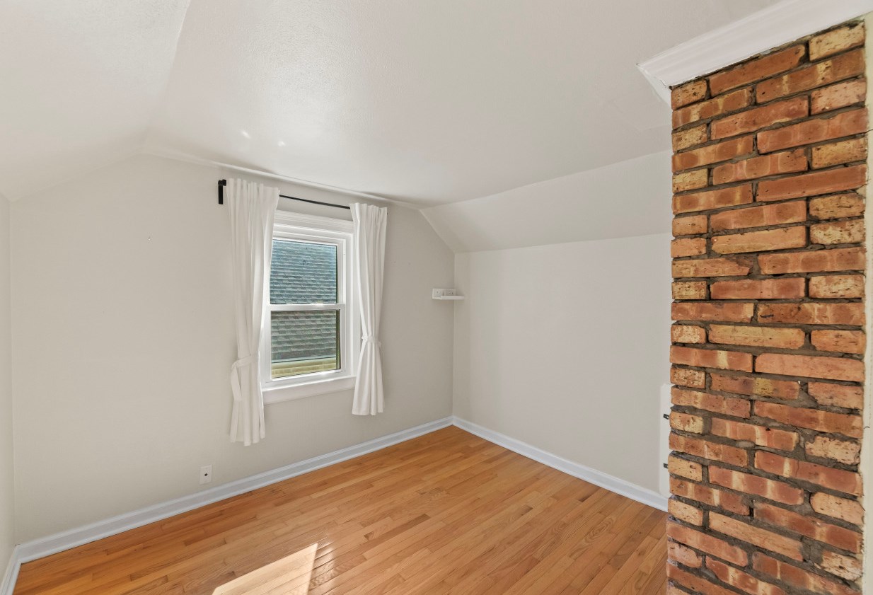 2201 Holt Ave, Milwaukee WI  53207-3141 exterior