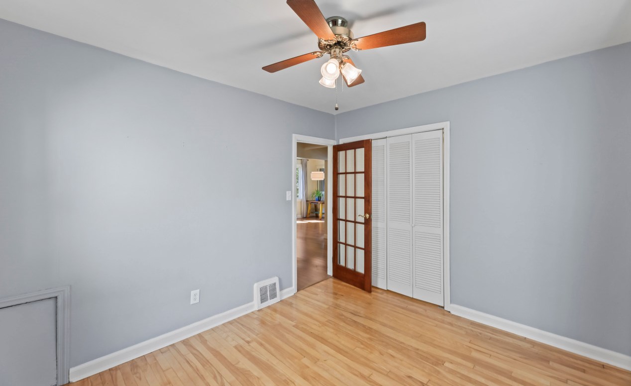 2201 Holt Ave, Milwaukee WI  53207-3141 exterior