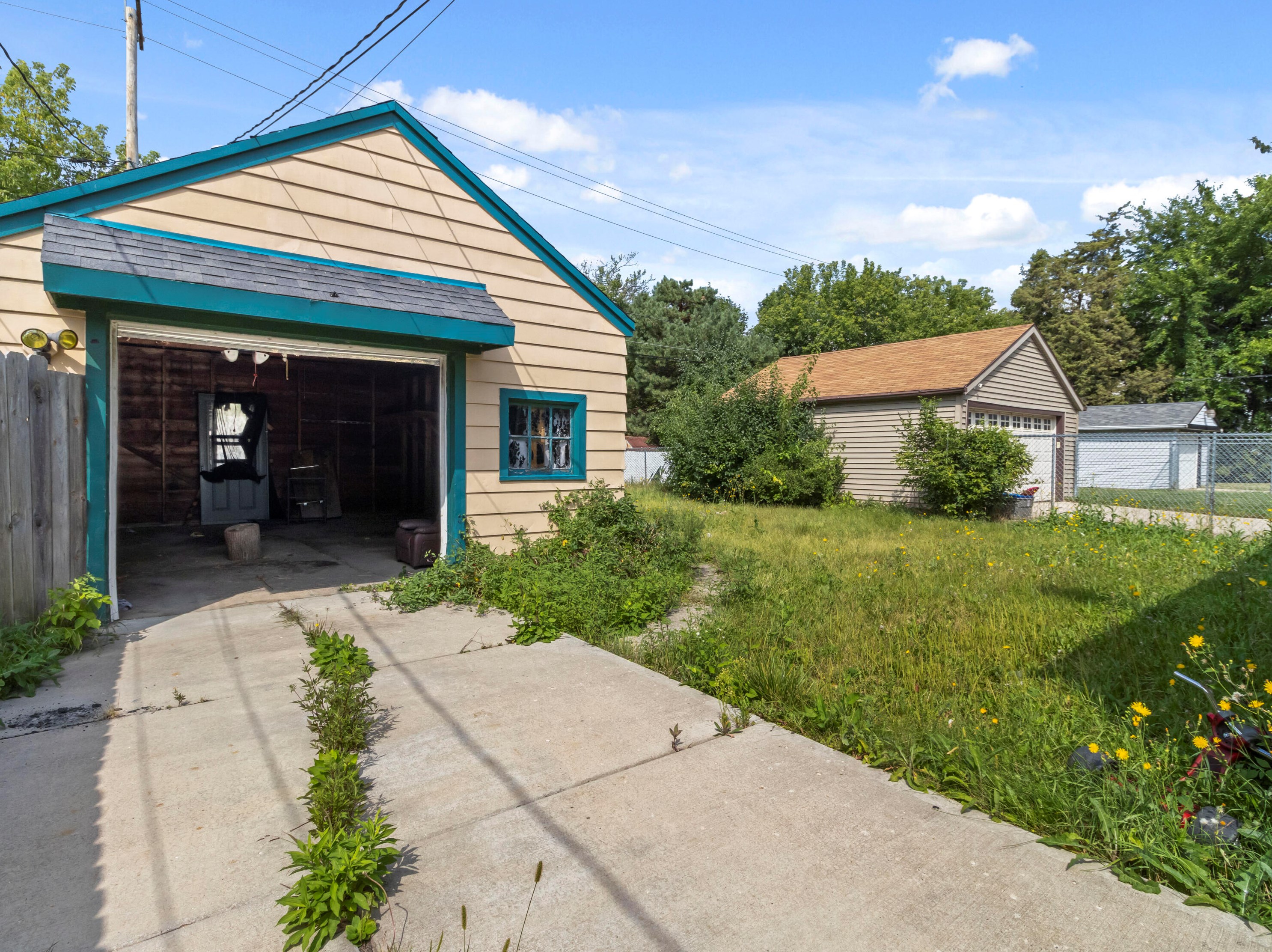 5069 60th St, Milwaukee WI  53220-4619 exterior