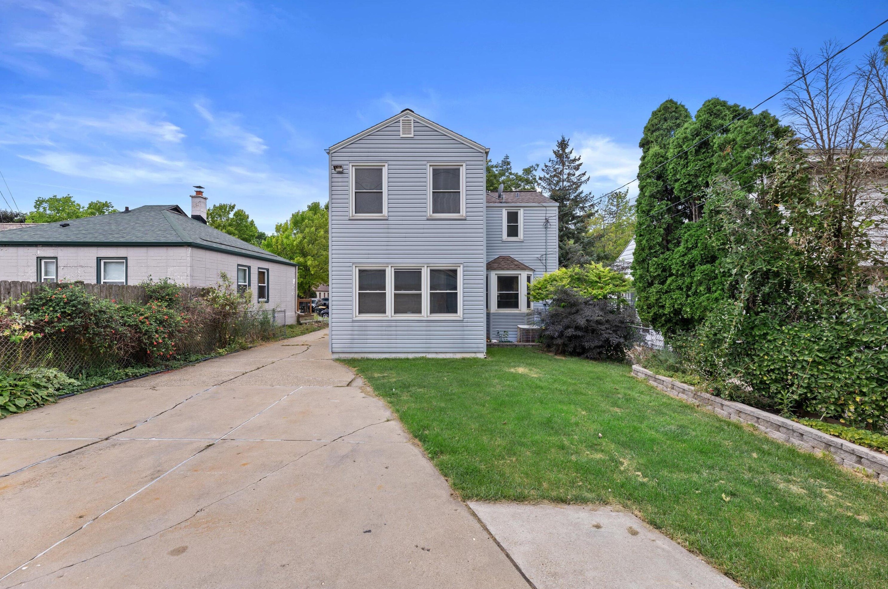 2580 77 St, Milwaukee WI 53219-2765 exterior